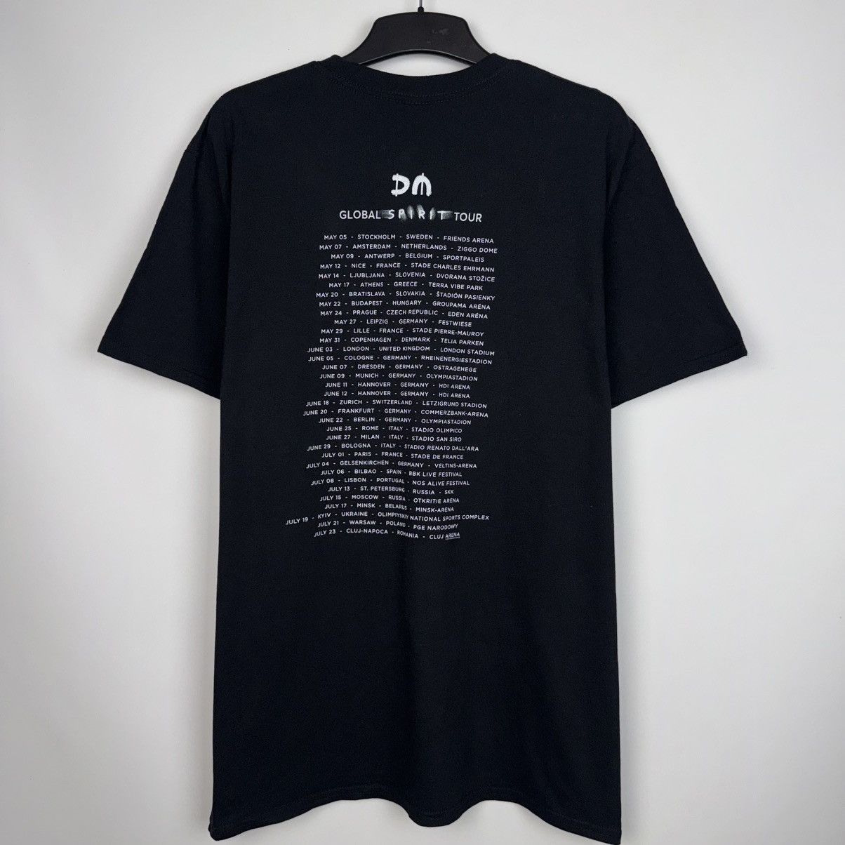 Gildan GLOBAL SPIRIT Y2K RARE TEE 2017 TOUR ROCK BAND BLACK T-SHIRT Size US XL / EU 56 / 4 - 2 Thumbnail