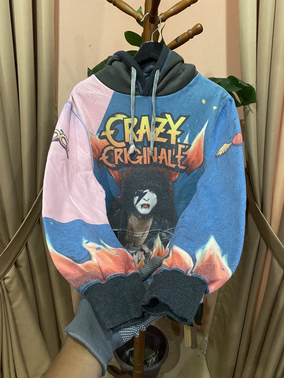 Band Tees VINTAGE CRAZY ORIGINALE PAUL STANLEY OZZY OSBOURNE HOODIE Size US L / EU 52-54 / 3 - 4 Thumbnail