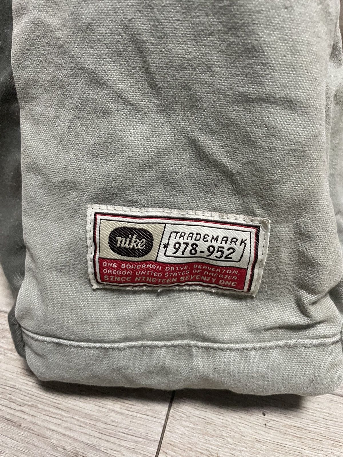 Nike Trashed 90s Nike Vintage Shoulder Big Bag Gorpcore Size ONE SIZE - 6 Thumbnail