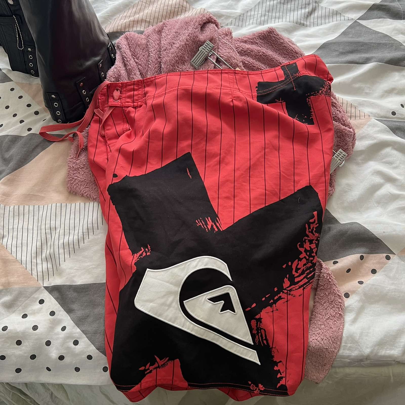 Quiksilver VINTAGE BIG LOGO QUIKSILVER SHORTS SZ 34 Size US 34 / EU 50 - 3 Thumbnail