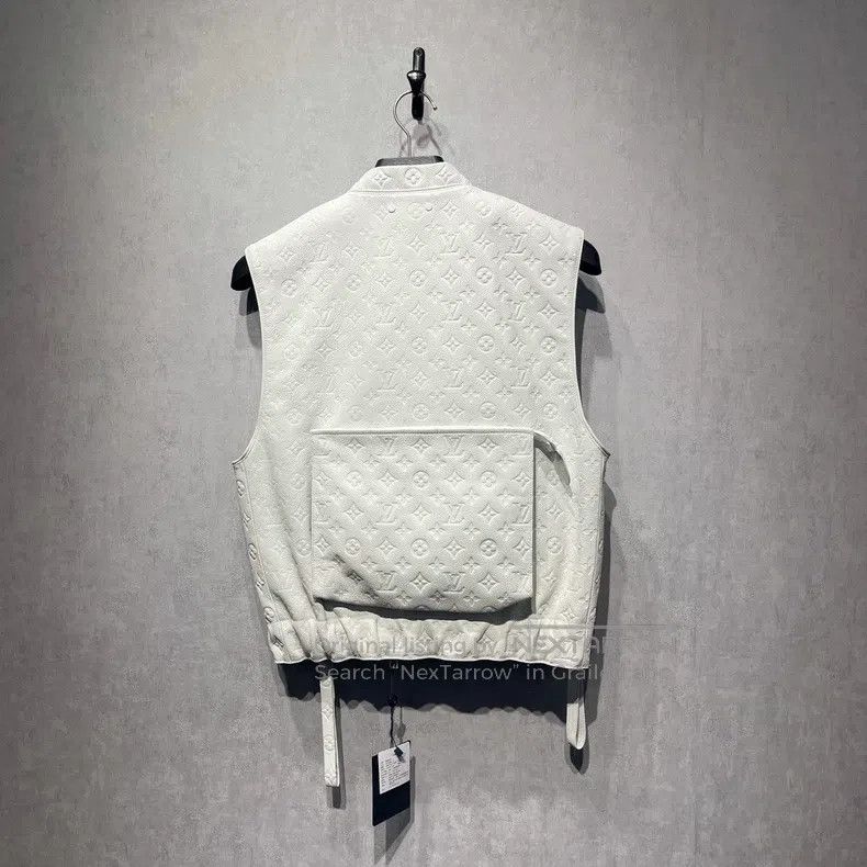 Louis Vuitton Louis Vuitton White presbyopic full print waistcoat vest Size US M / EU 48-50 / 2 - 2 Thumbnail