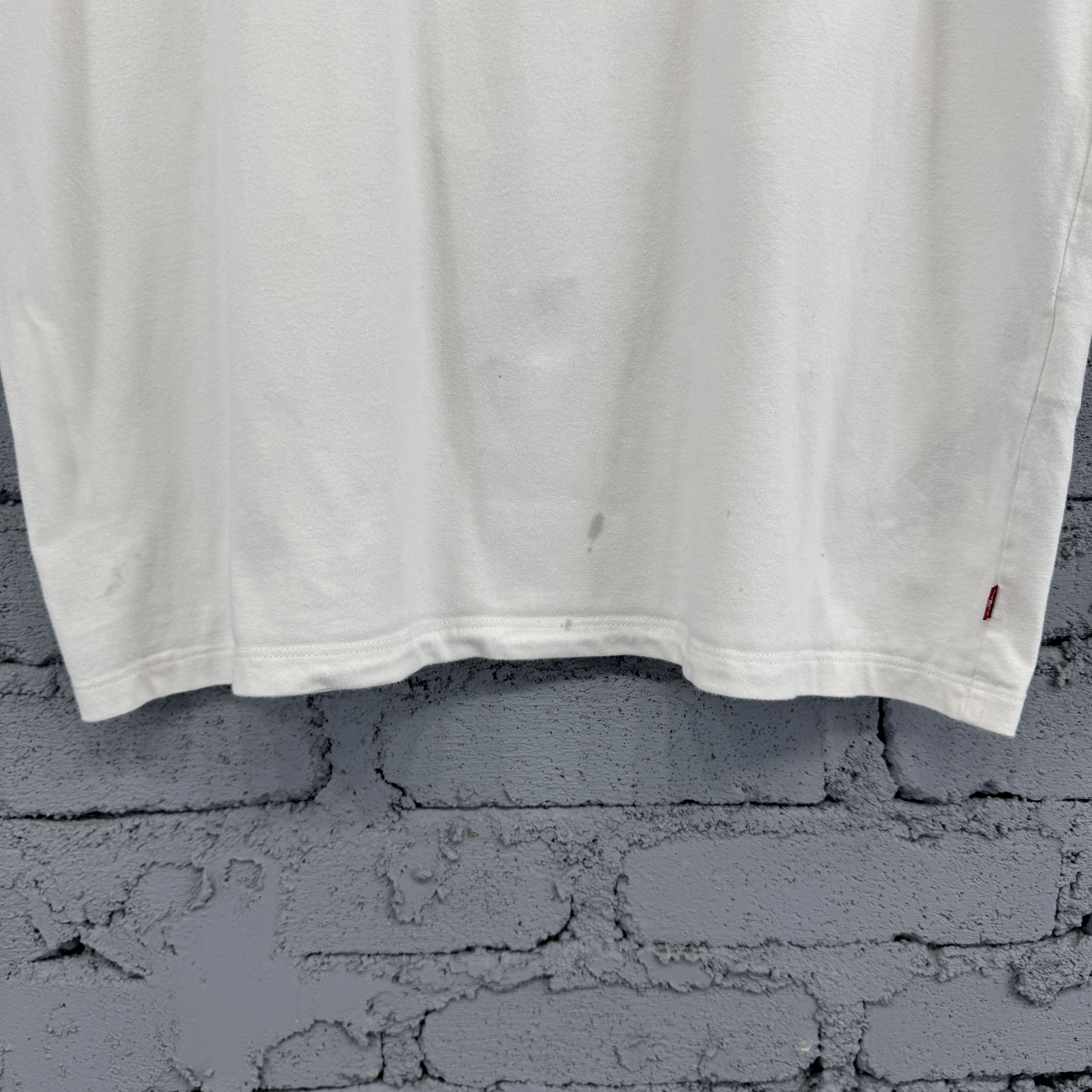 Levi's Levi's White Graphic Tshirt With The Iconic Red Batwing Logo Size US L / EU 52-54 / 3 - 4 Thumbnail