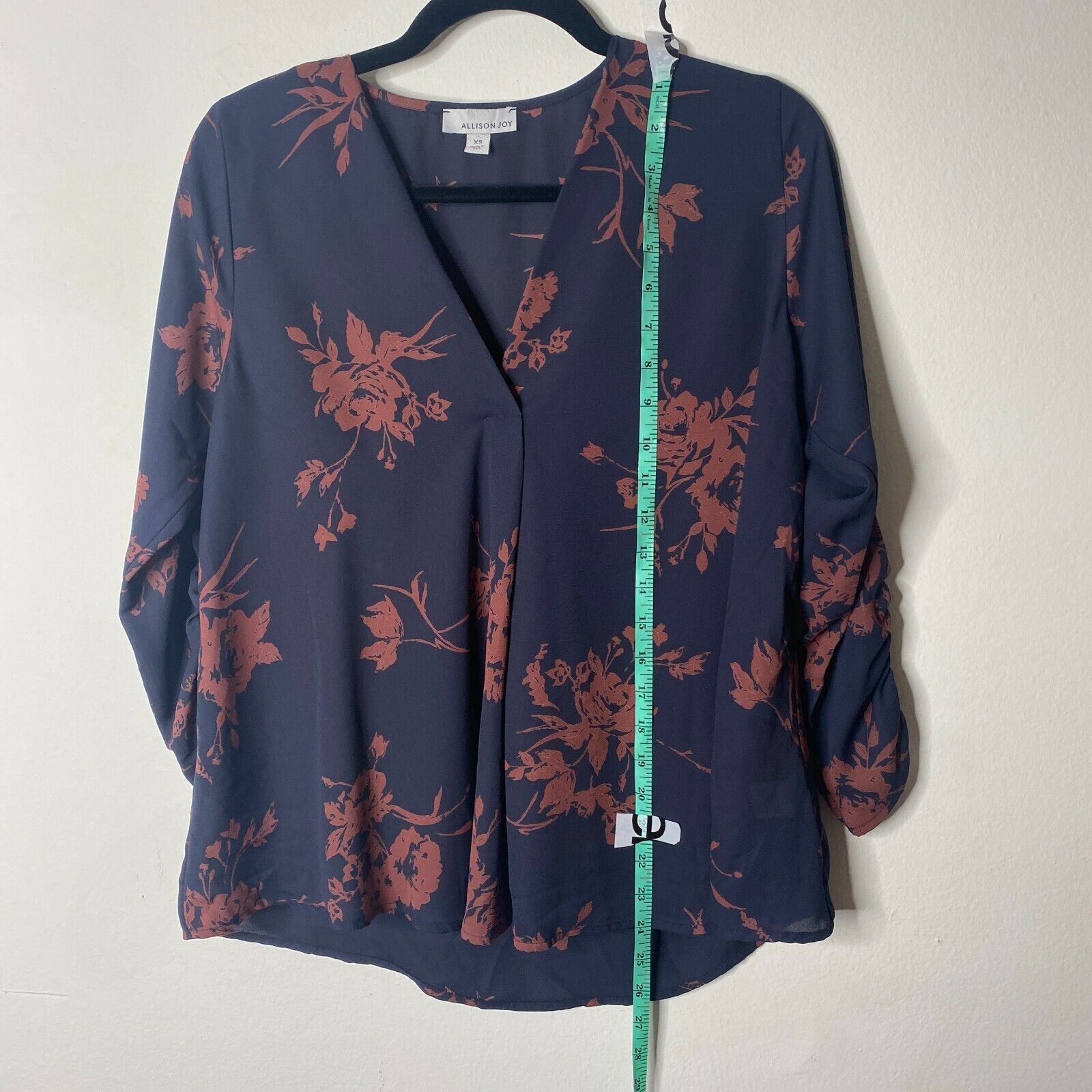 Other Evereve Allison Joy Alexa Crossover Top Floral VNeck XS Size XS / US 0-2 / IT 36-38 - 10 Thumbnail