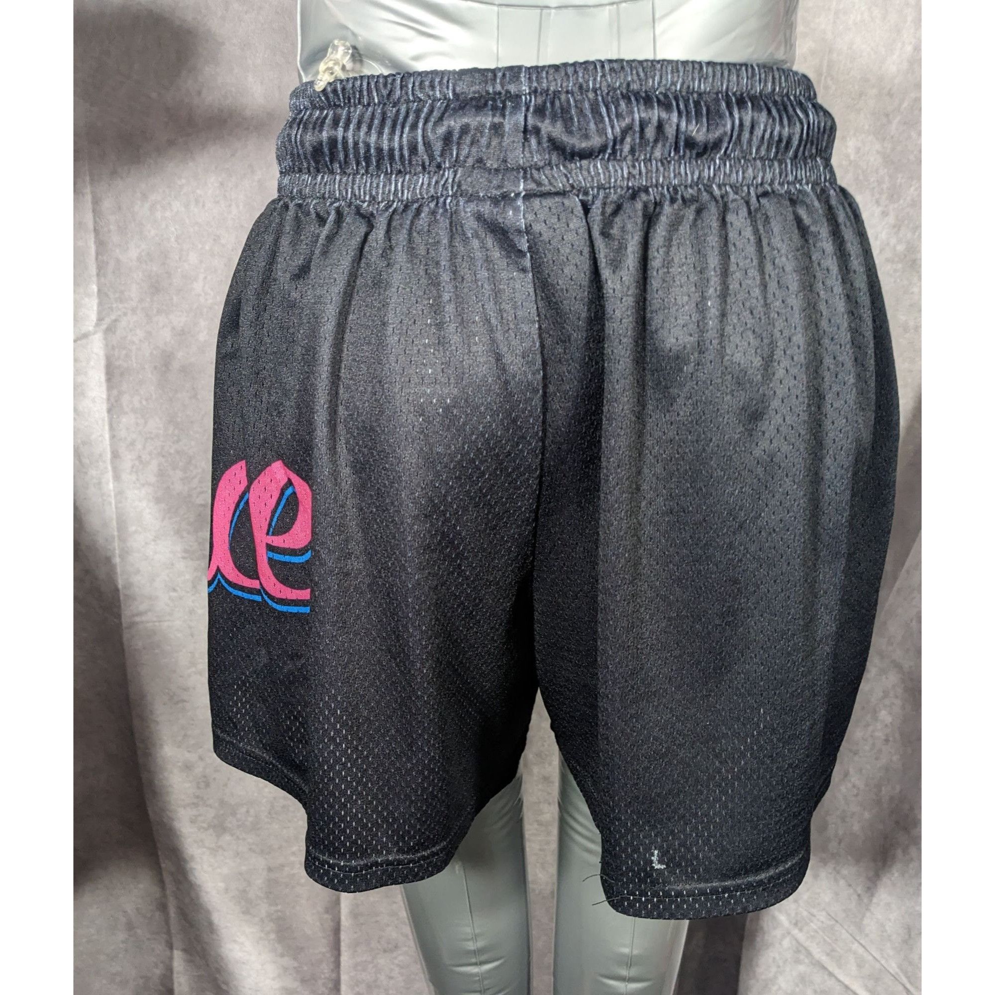 Other Deuce Clothing Black And Pink Athletic Shorts Size Small Size US 26 / EU 42 - 11 Thumbnail