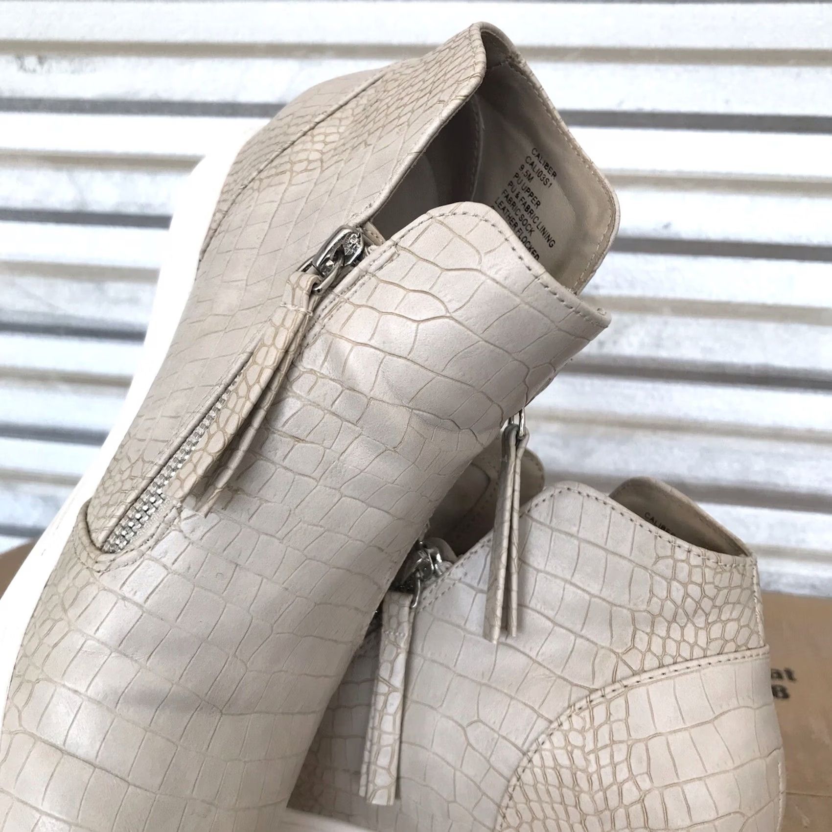 Steve Madden Steve Madden Caliber High Top Zip Platform Sneakers Womens 9.5 Smokey Taupe Faux Croc Size L / US 10 / IT 46 - 2 Thumbnail