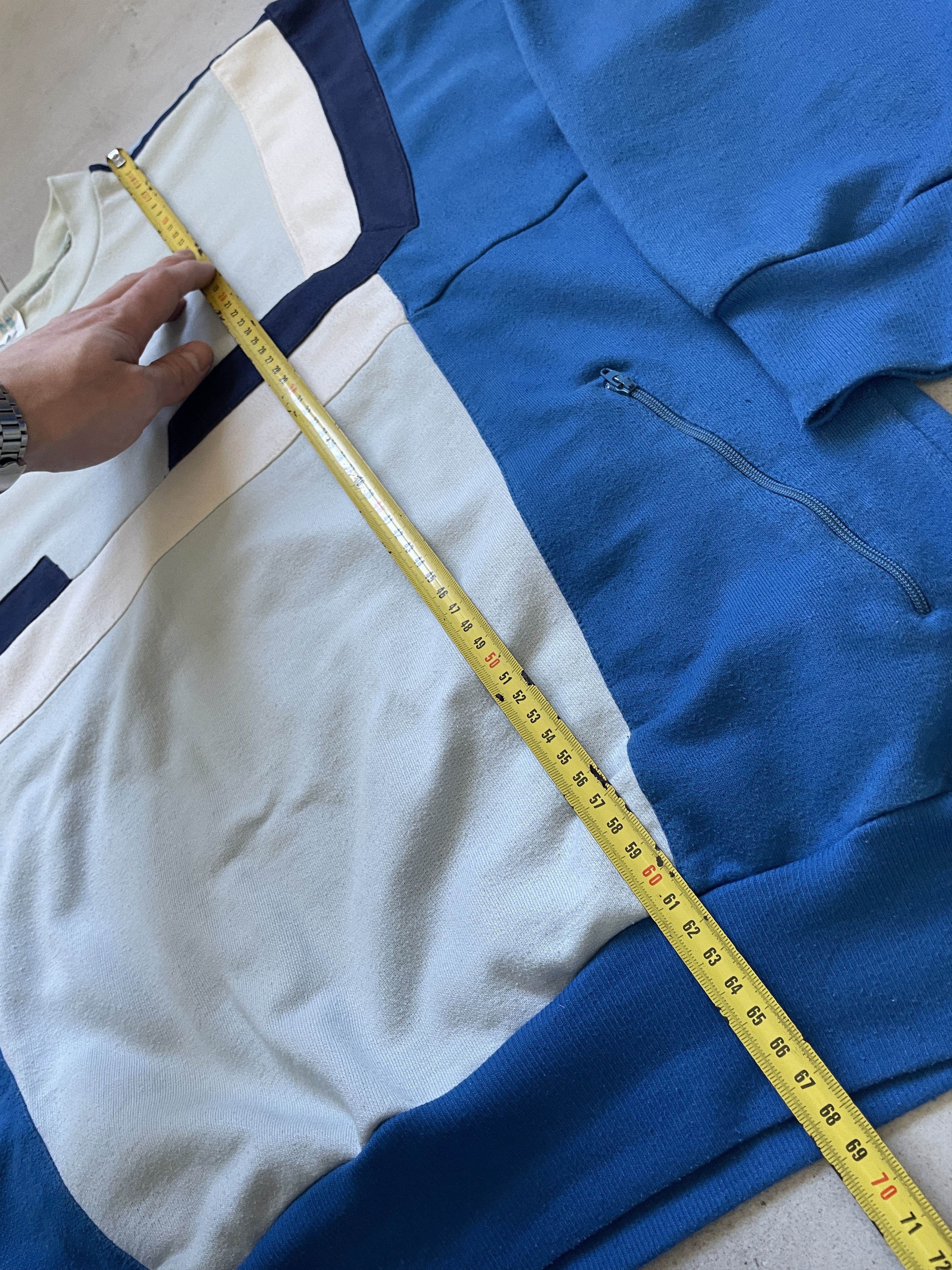 Adidas VINTAGE ADIDAS 90S BOXY BLUE BLOKECORE CREWNECK Size US M / EU 48-50 / 2 - 3 Thumbnail