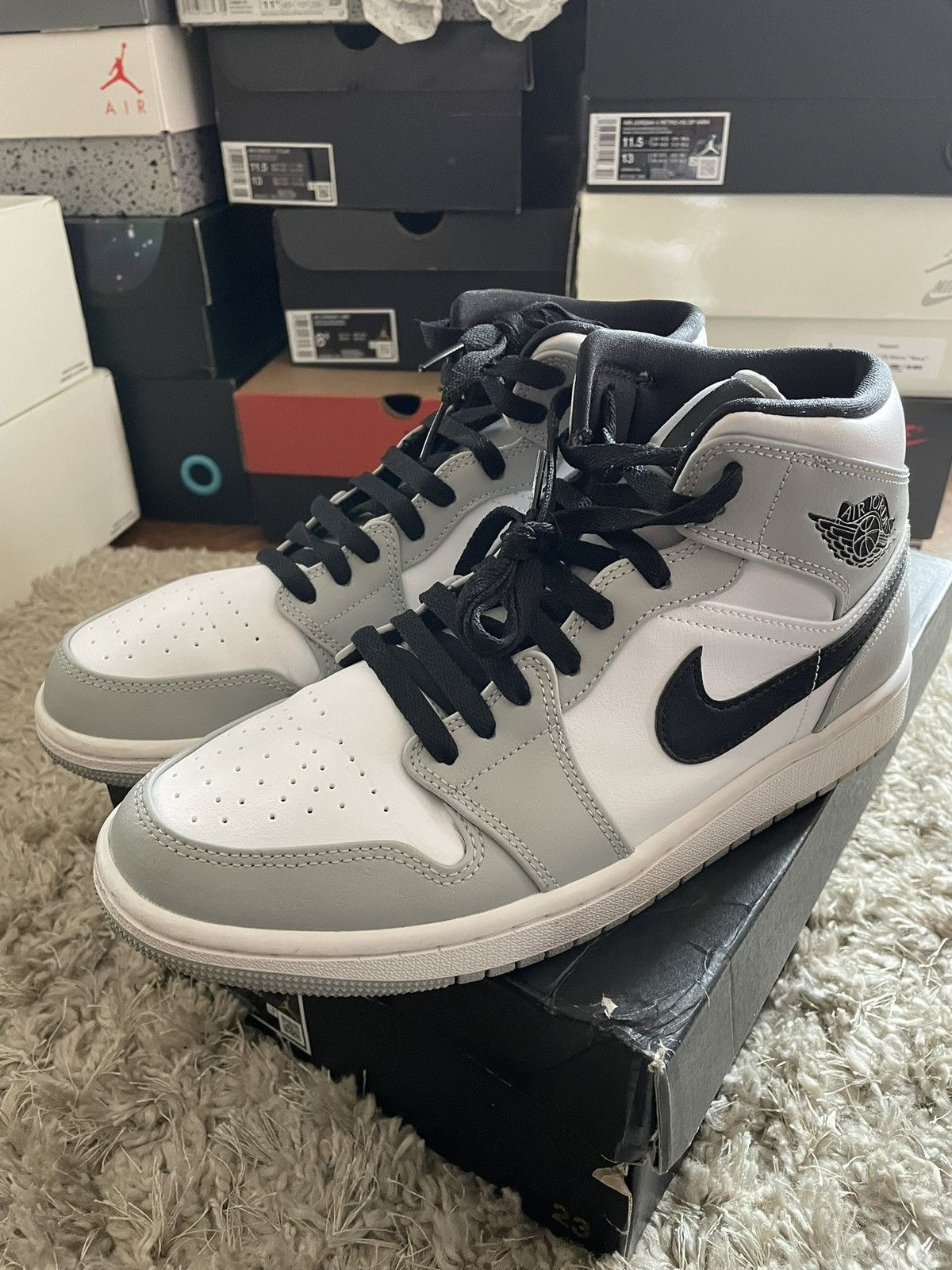Jordan Brand Jordan 1 Mid Smoke Grey Size US 9 / EU 42 - 1 Thumbnail