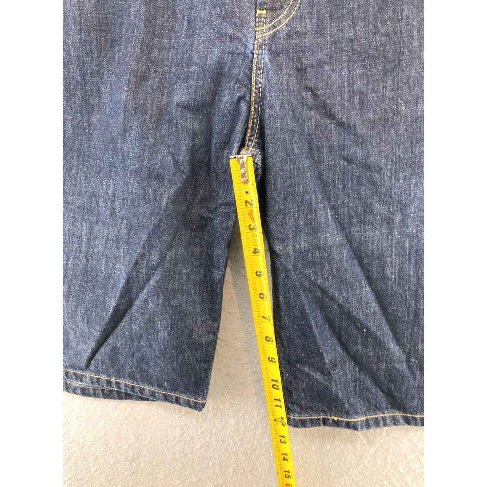 Levi's Levi's 569 Denim Shorts Bermuda Casual 40 Blue 5-Pocket Relaxed Men's fits Regular Adult 40in waist Signal: 90s theme Size US 40 / EU 56 - 4 Thumbnail