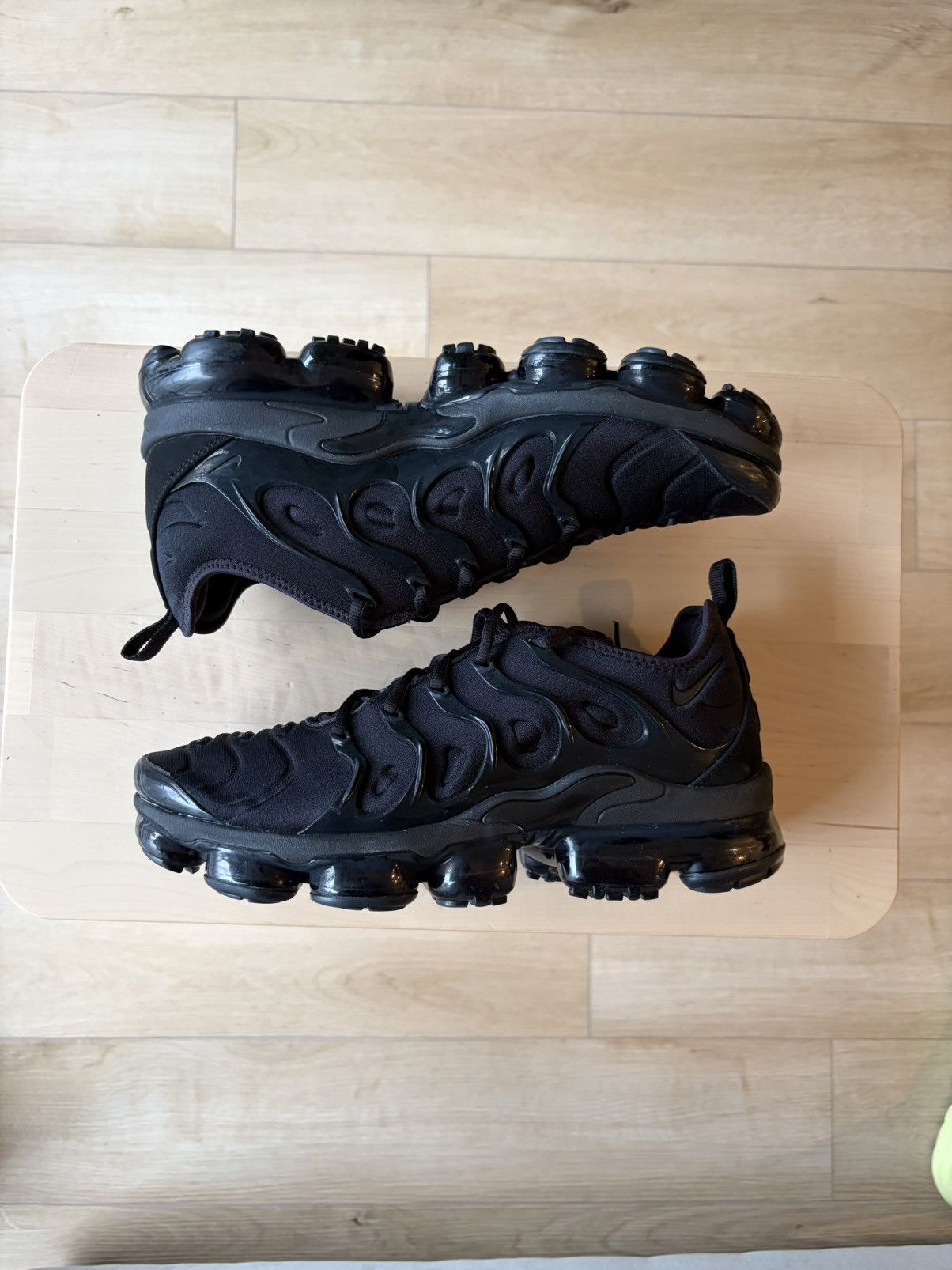 Nike Nike Air Vapormax Plus Size US 9 / EU 42 - 2 Thumbnail