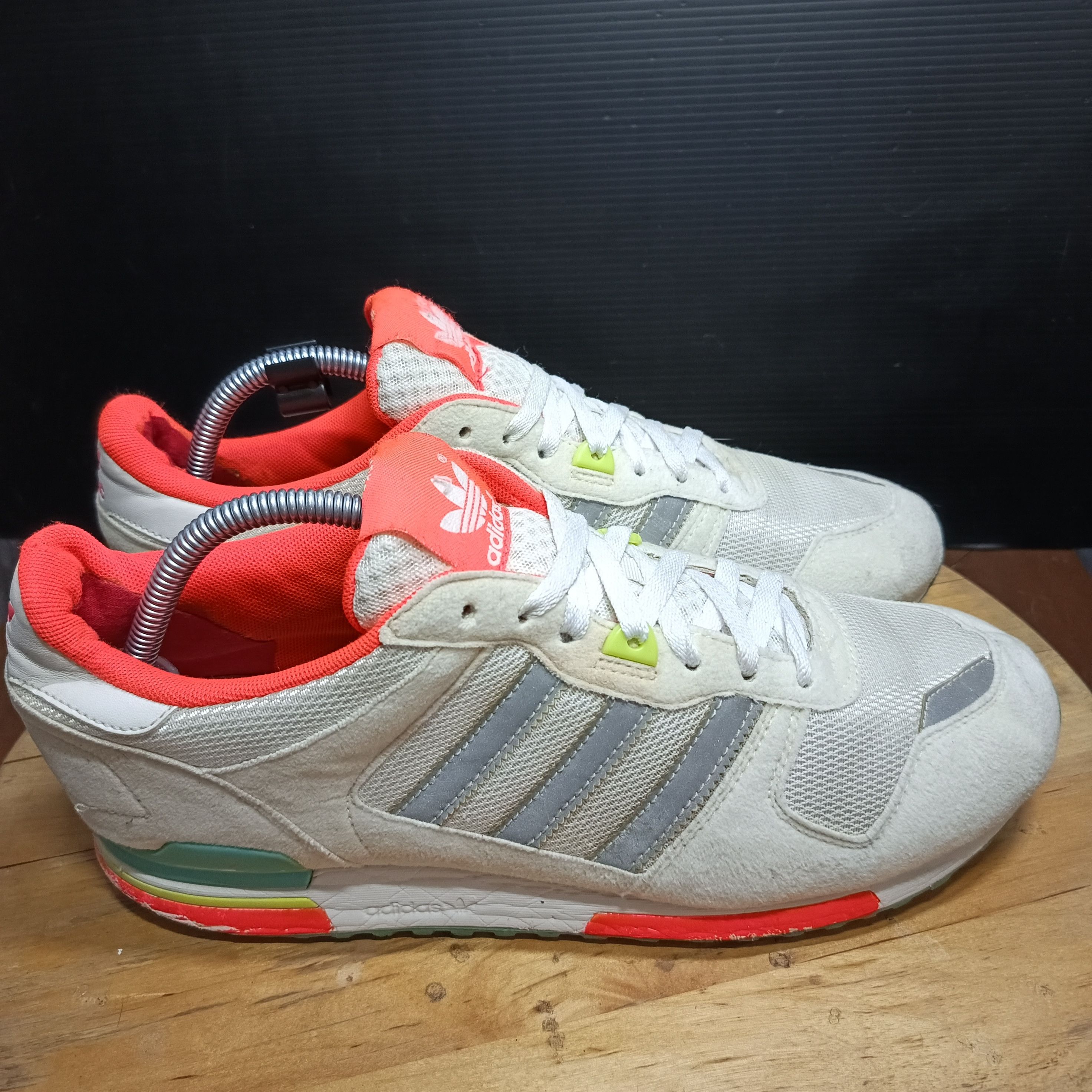 Adidas Adidas ZX 700 Size 9.5 White Pastel Red Pre Owned Authentic Grailed