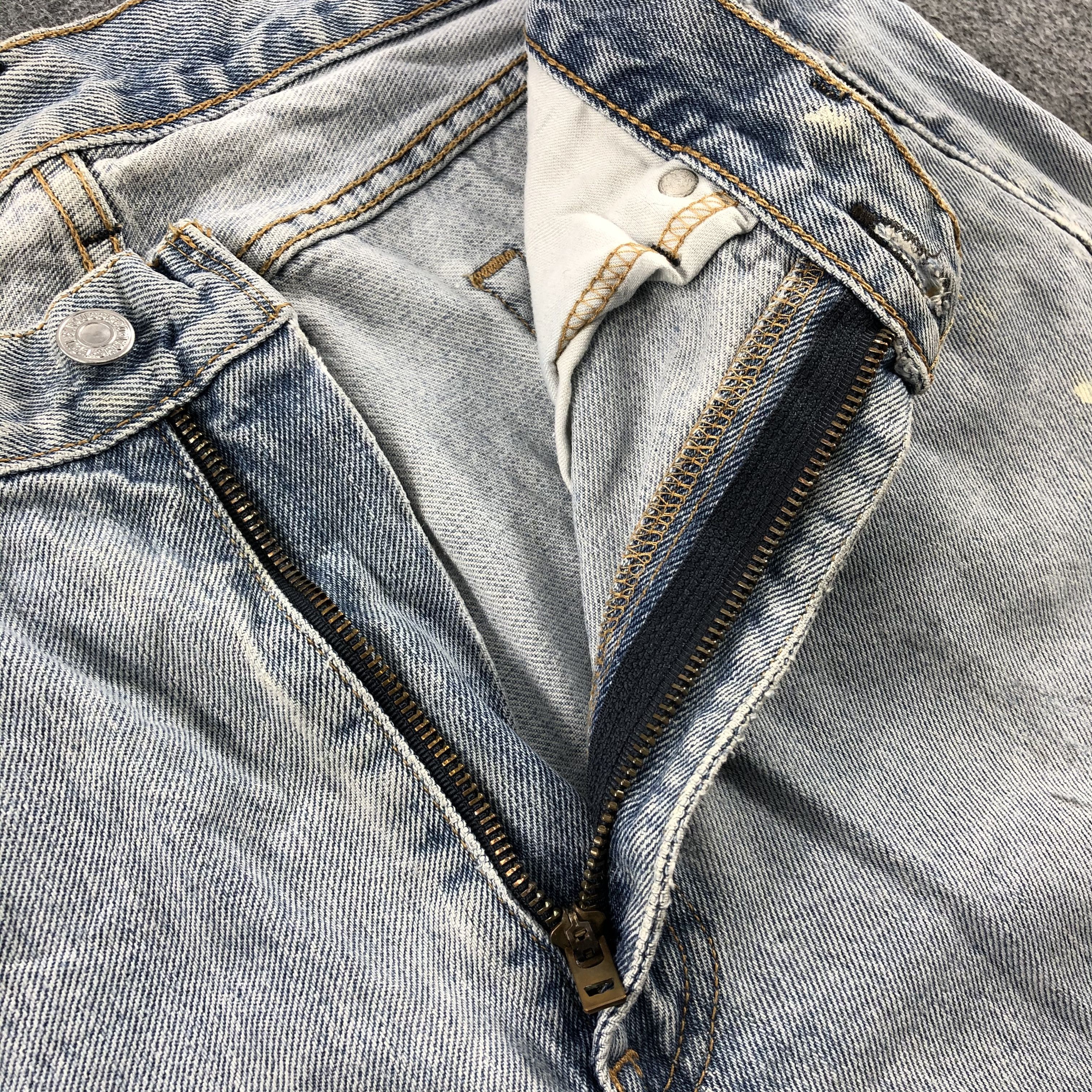 Vintage Light Wash Levis 505 Jeans-JM1752