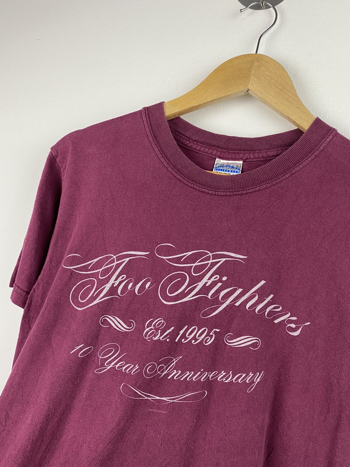 Band Tees × Vintage Vintage Y2K Foo Fighters Band T-shirt Size US S / EU 44-46 / 1 - 2 Thumbnail