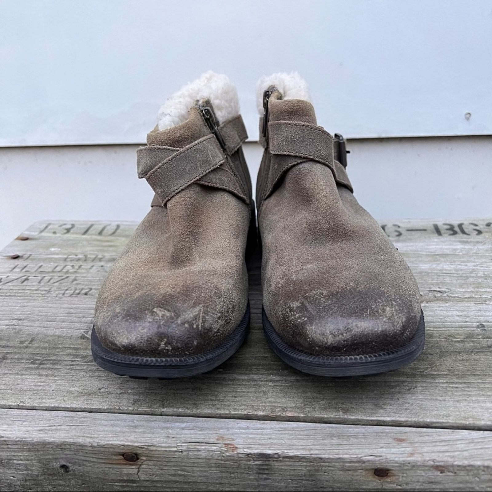 Ugg Benson Low Waterproof Leather Wool Lined Boots Size