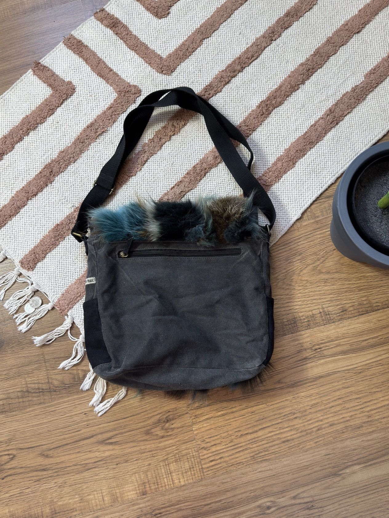 Vintage VINTAGE AVANT GARDE FUR STYLE 2000s CROSSBODY BAG Size ONE SIZE - 8 Thumbnail