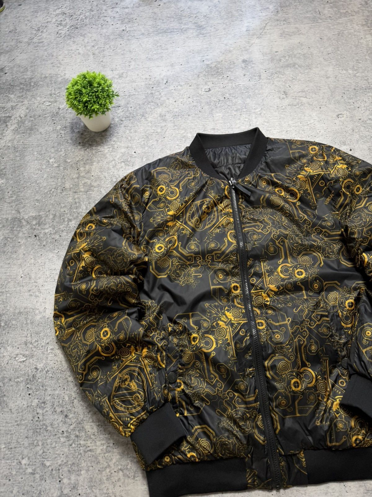 Versace Jeans Couture Versace Jean Couture Puffer Reversible Printed Jacket Bomber Size US S / EU 44-46 / 1 - 4 Thumbnail