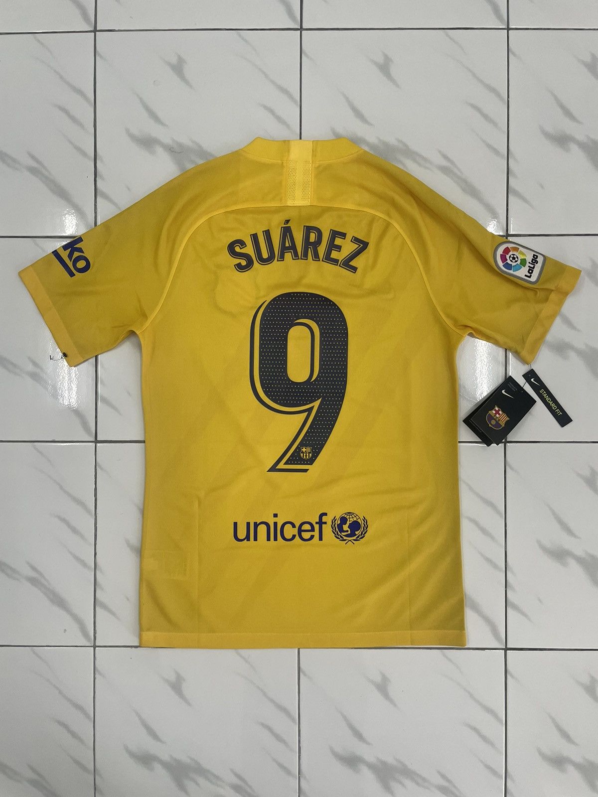 Nike Barcelona 2019-2020 Away (BNWT) Size US S / EU 44-46 / 1 - 1 Thumbnail