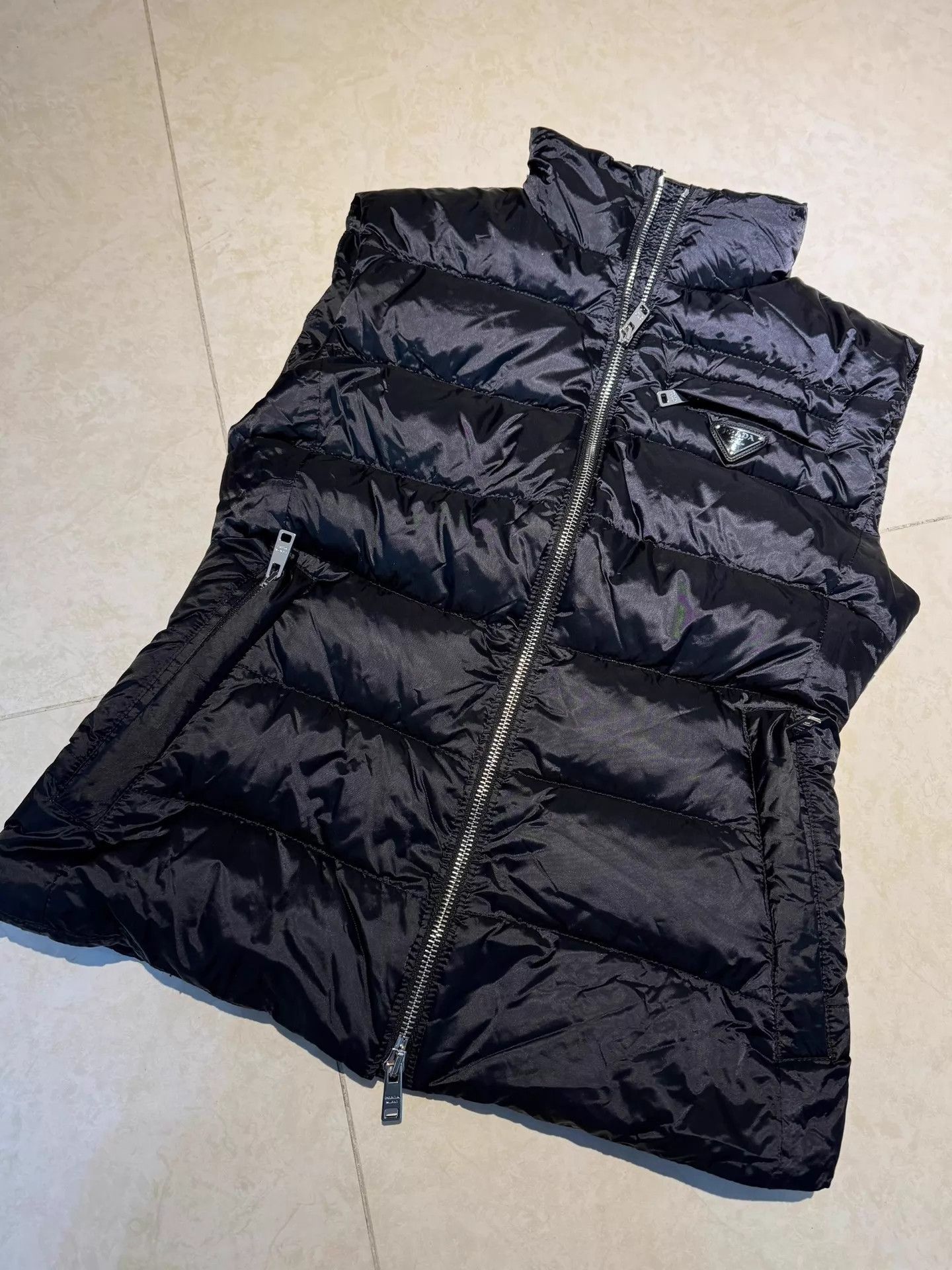 Prada Prada Reversible Down Vest Black Double Zipper Silk Lining Size XS / US 0-2 / IT 36-38 - 2 Thumbnail