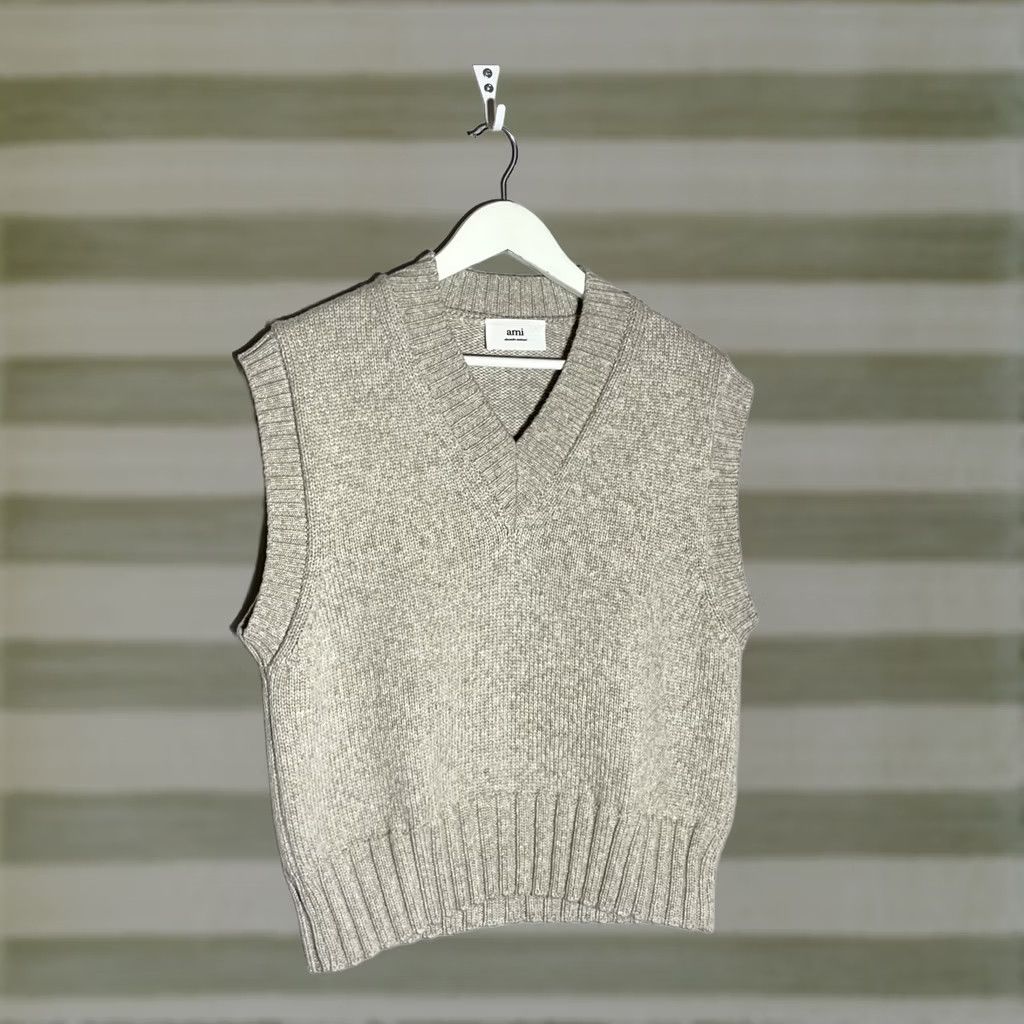 Vintage AMI Paris Alexandre Mattiussi Y2k V-neck Knit Vest Women’s XL Beige Wool Nylon Logo Vest Women XL Vintage No Size XL / US 12-14 / IT 48-50 - 1 Thumbnail