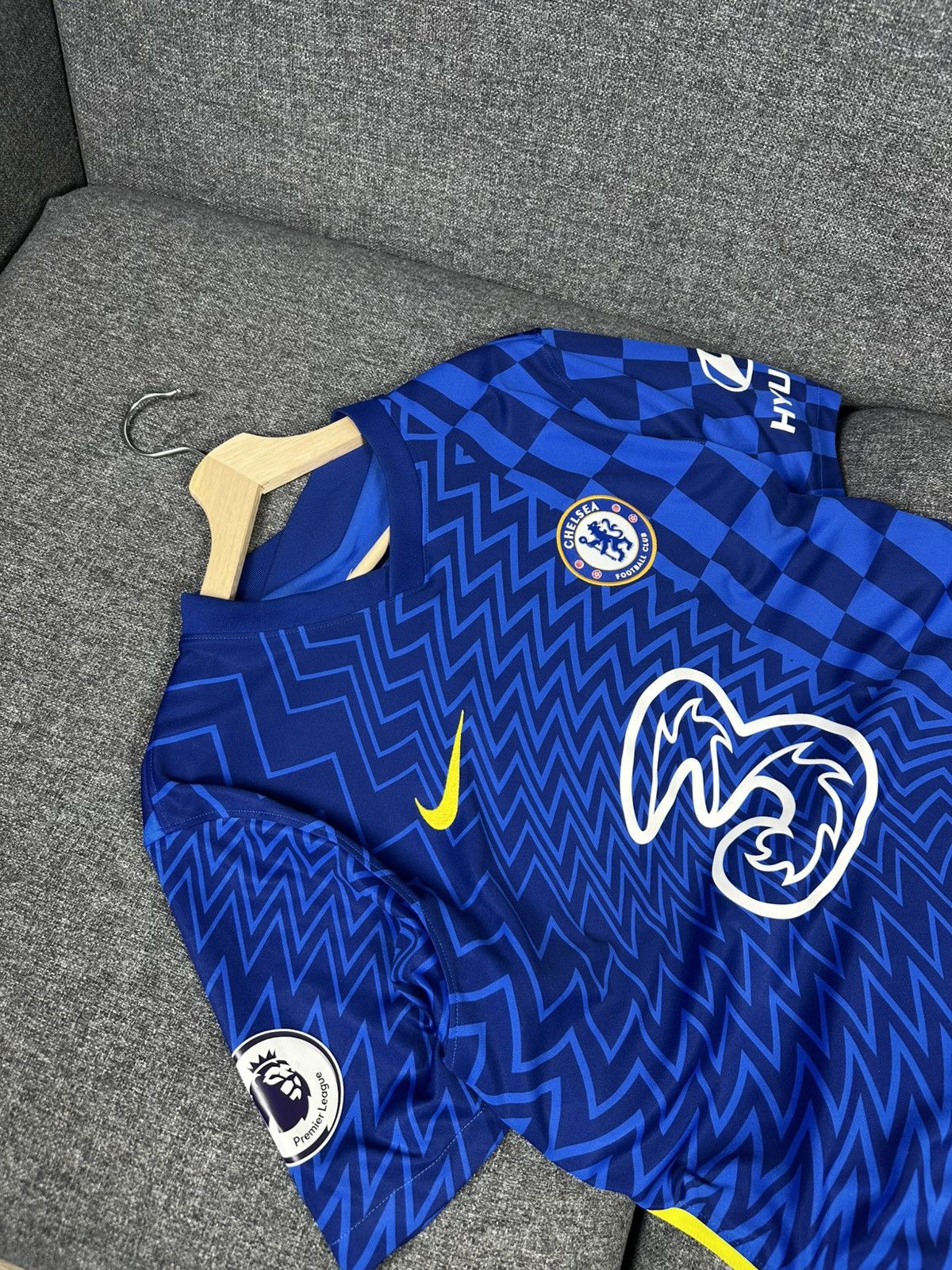 Nike Nike Mason Mount 2021-22 Signed Chelsea Football Club Jersey Size US L / EU 52-54 / 3 - 2 Thumbnail