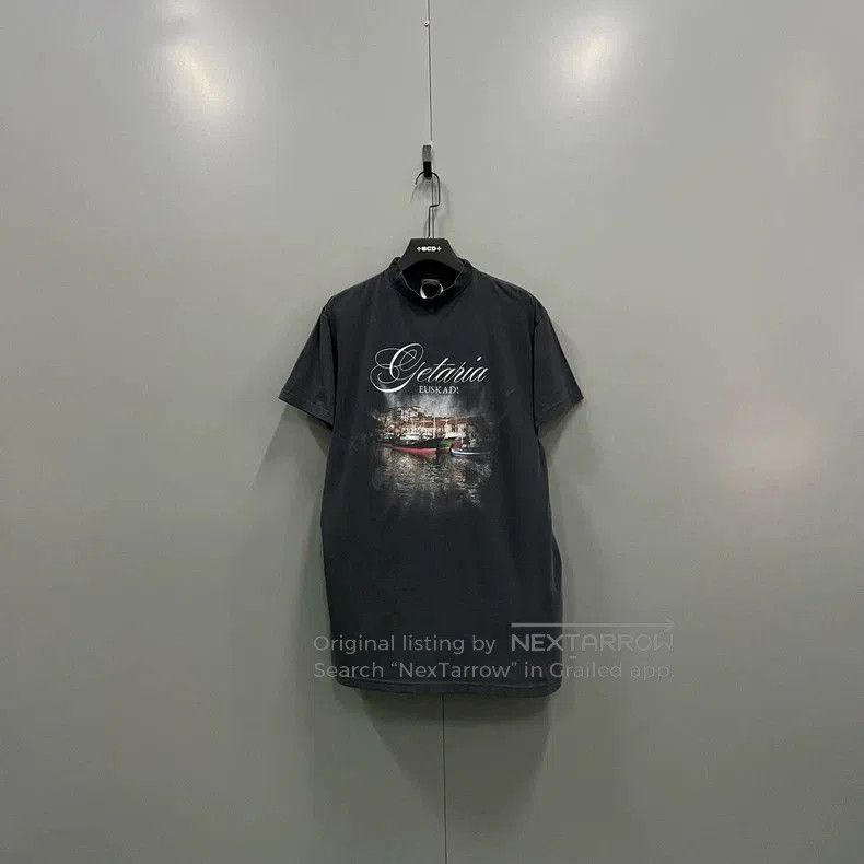 Balenciaga Balenciaga Distressed Graphic Print T-Shirt. Size US S / EU 44-46 / 1 - 1 Thumbnail