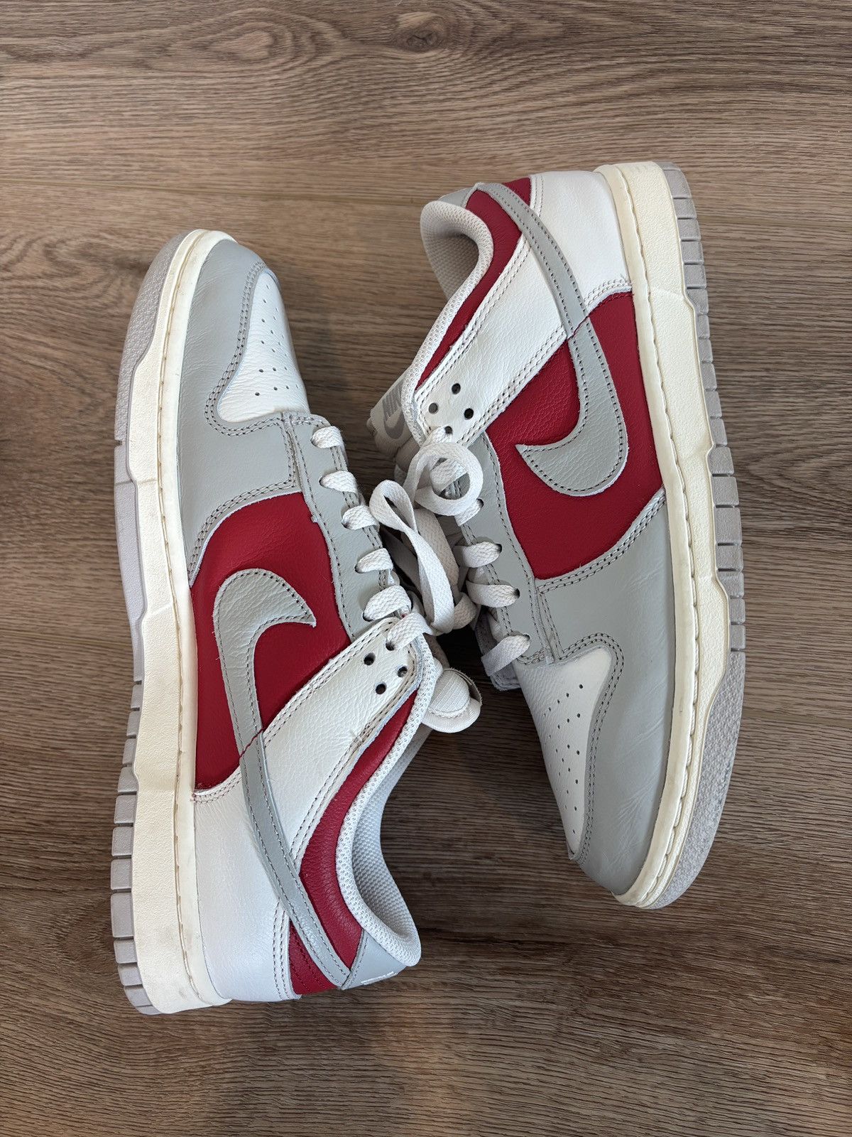 Nike Nike Dunk Low Grey Red White Size US 9.5 / EU 42-43 - 2 Thumbnail