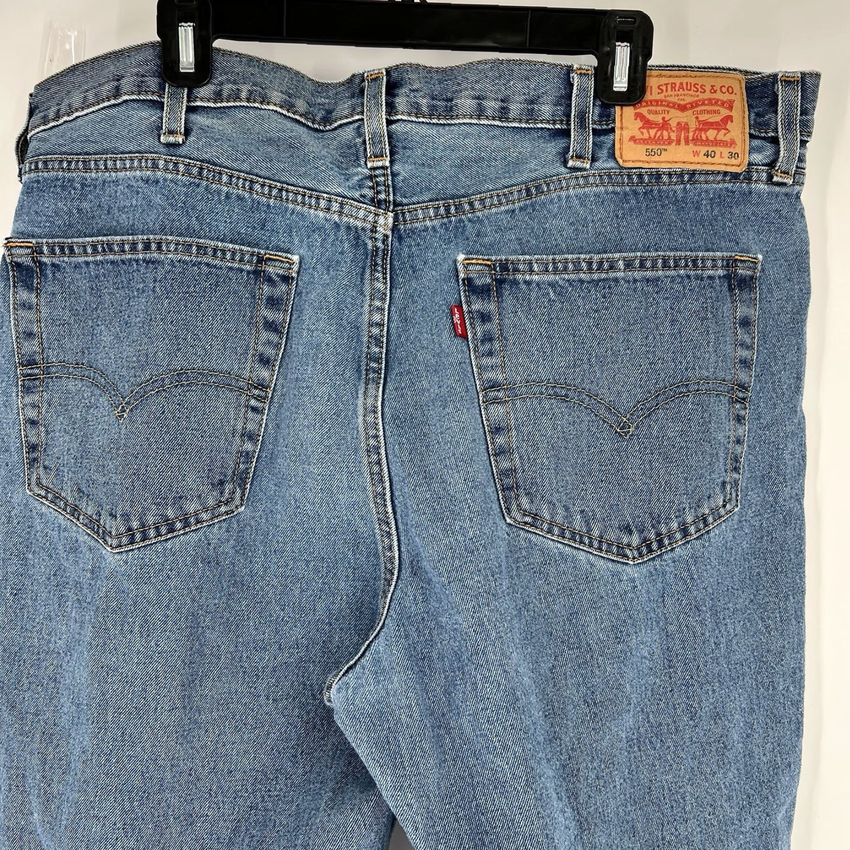 Levi's VINTAGE Levi's 550 Jeans Mens 40x30 Blue Light Wash Relaxed Fit Tapered 5-Pocket Denim Cotton Zip Closure Mens Size US 40 / EU 56 - 3 Thumbnail