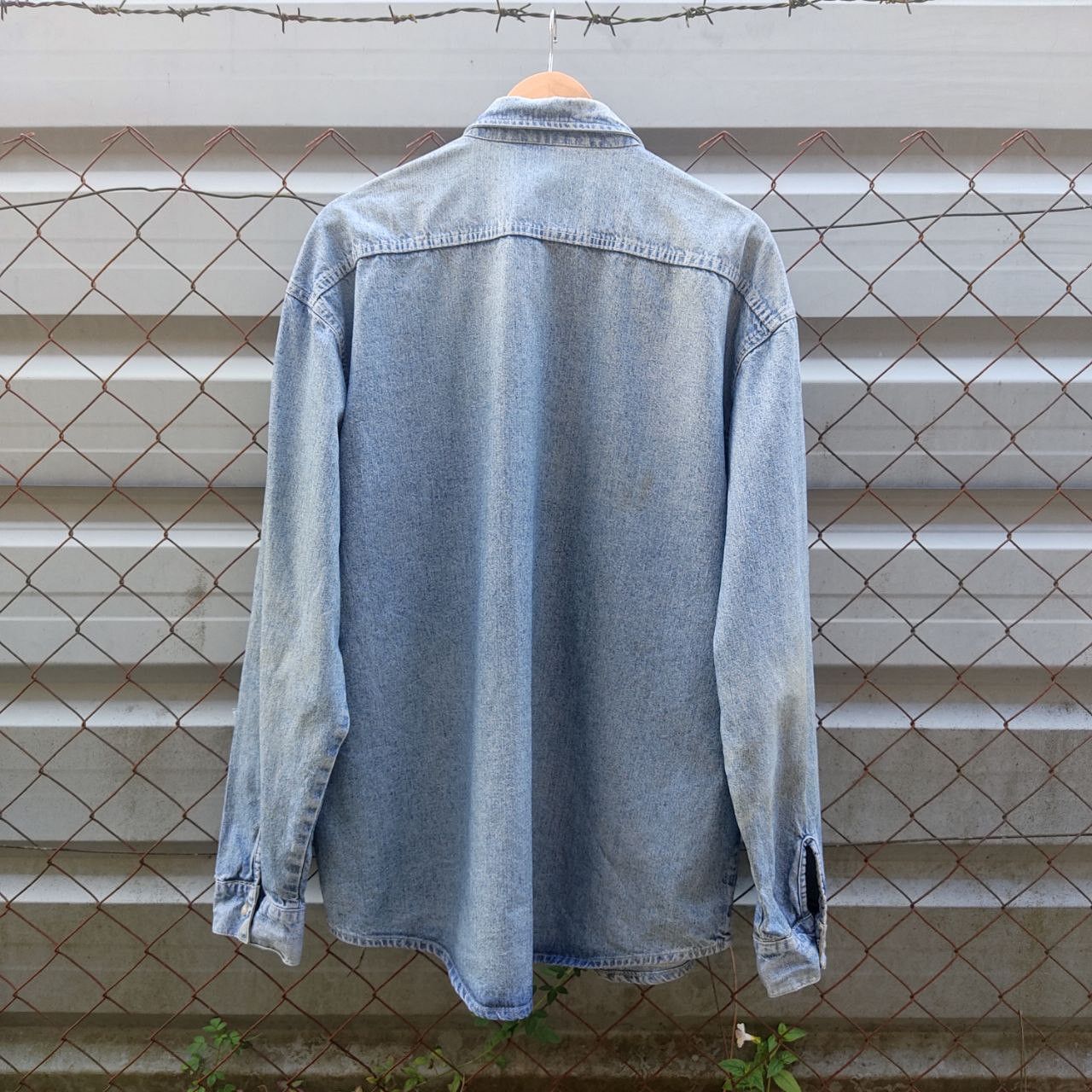 Budweiser × Vintage Vintage 90s Budweiser Embroided Denim Shirt Size US XL / EU 56 / 4 - 7 Thumbnail