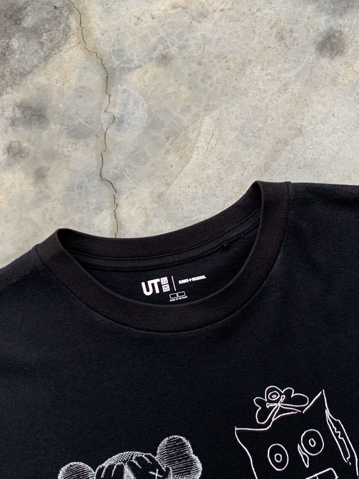 Andy Warhol × Kaws × Uniqlo Kaws X Andy Warhol X Uniqlo Signature Print Tshirt Size US S / EU 44-46 / 1 - 4 Thumbnail