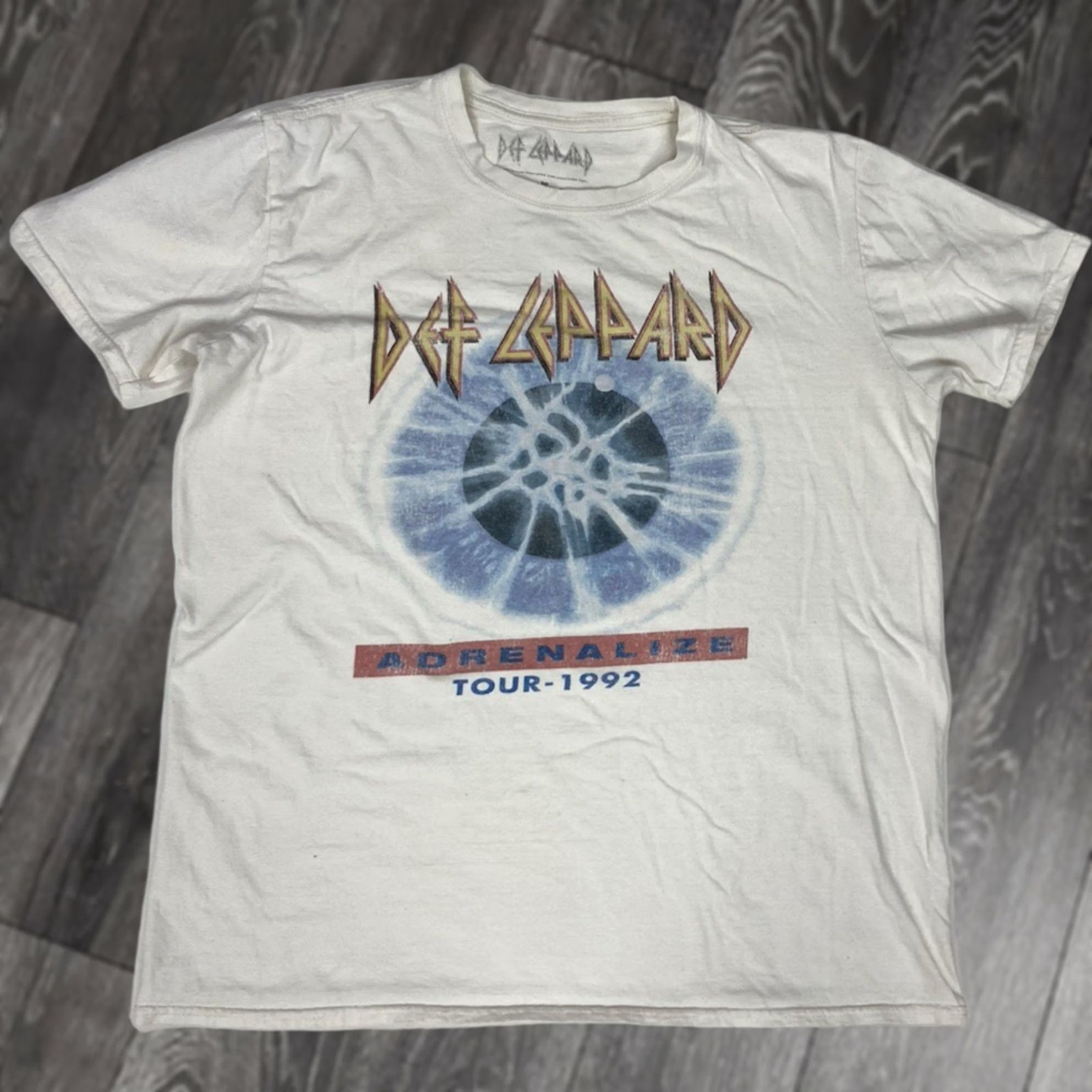 Vintage VINTAGE Def Leppard Adrenalize Tour 1992 Graphic T-shirt Women Large Merch Music Shirt Ivory Retro Buttons Size L / US 10 / IT 46 - 1 Thumbnail