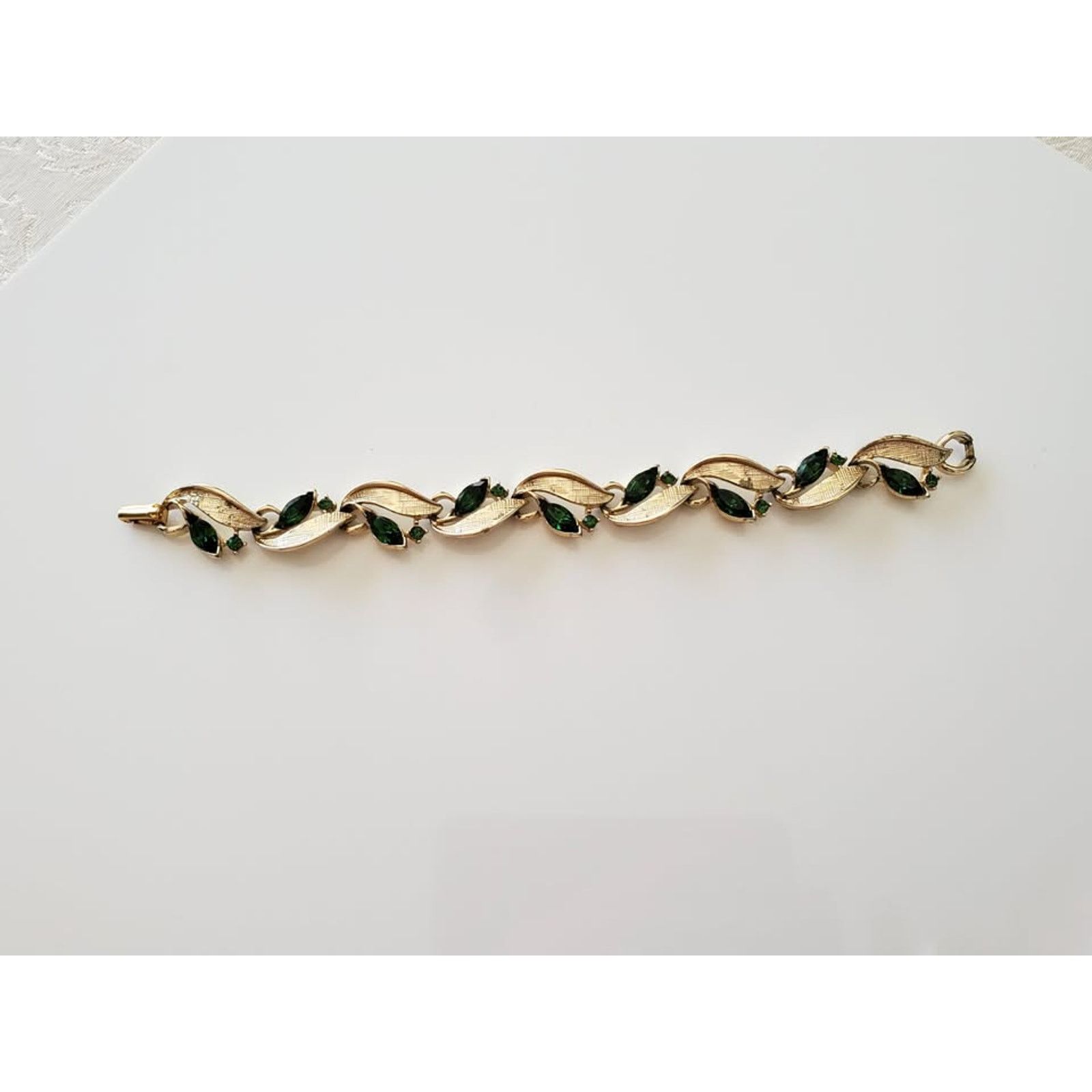Other Vintage Green Rhinestone Lisner Designer Bracelet Size ONE SIZE - 4 Thumbnail