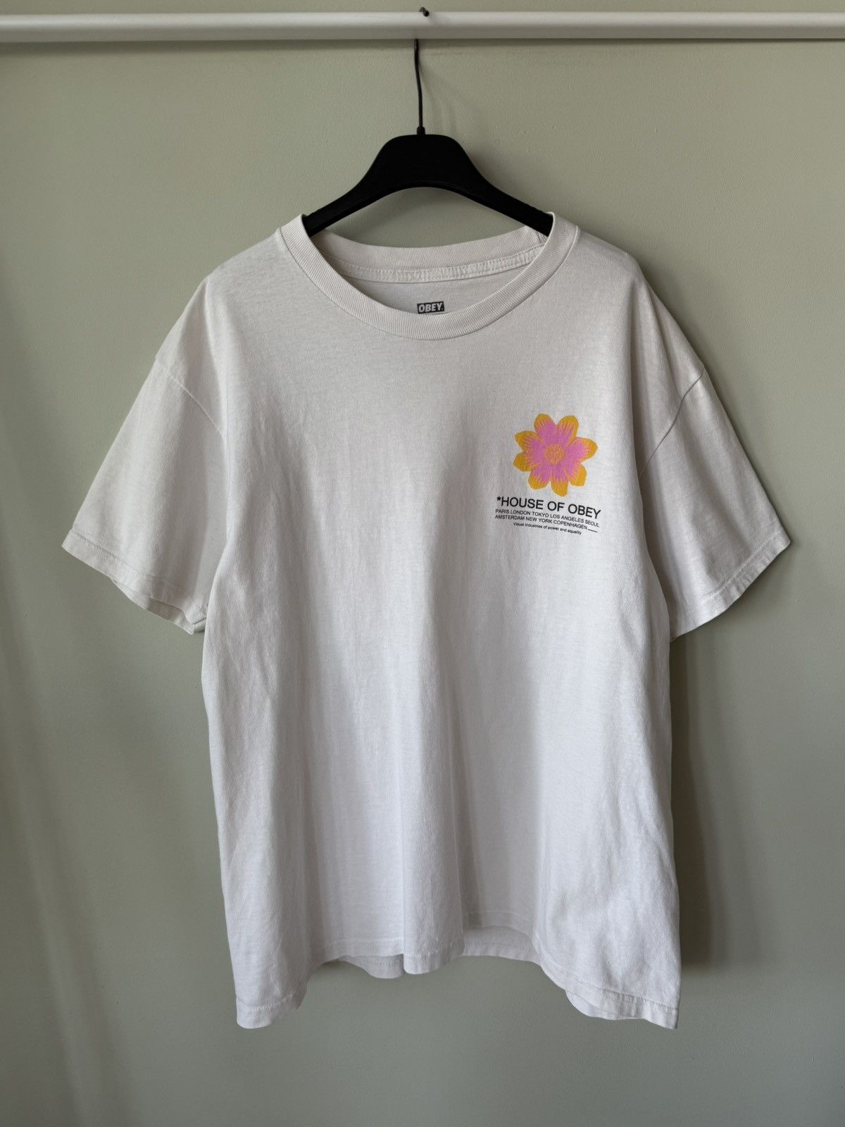Obey Obey House of Obey boxy flower tshirt Size US L / EU 52-54 / 3 - 3 Thumbnail