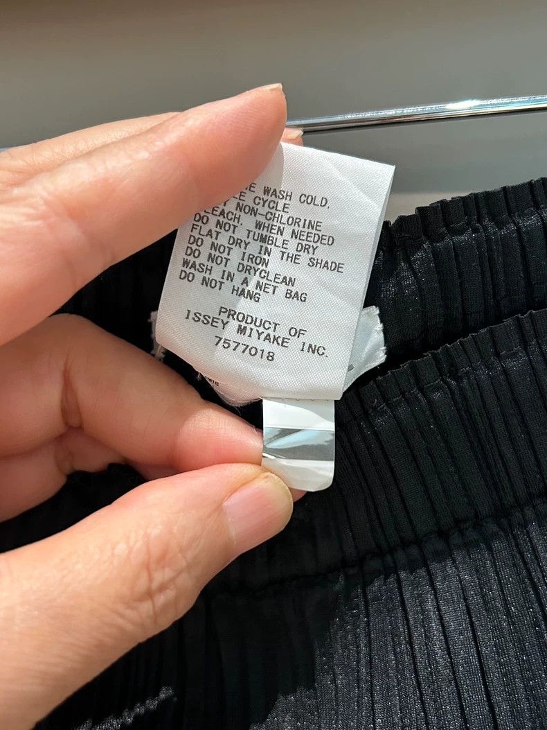 Issey Miyake Issey Miyake size:3 Black irregular-shaped twisted pants Size 22" - 4 Thumbnail