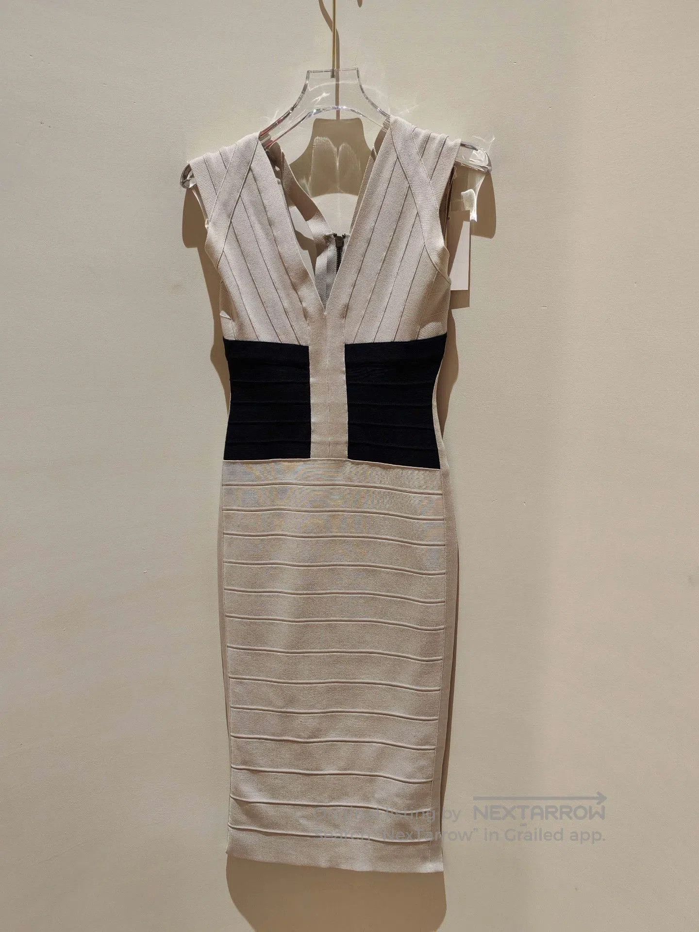 Herve Leger Herve Leger Knit Bandage Dress. Size M / US 6-8 / IT 42-44 - 1 Thumbnail