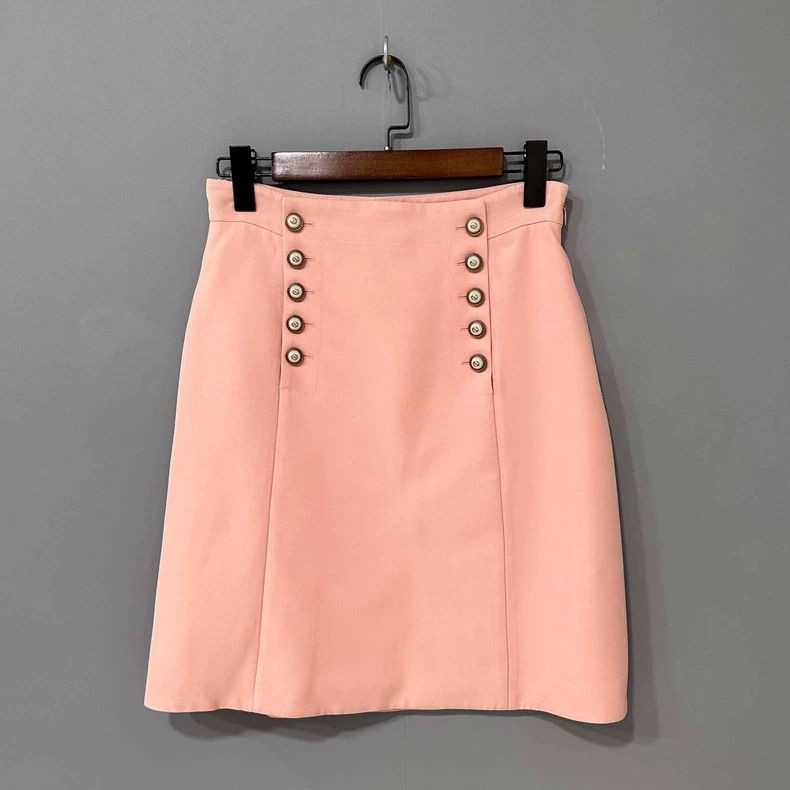 Gucci Gucci Pure color pearl buckle skirt 2506-Nextarrow Size 27" / US 4 / IT 40 - 1 Thumbnail