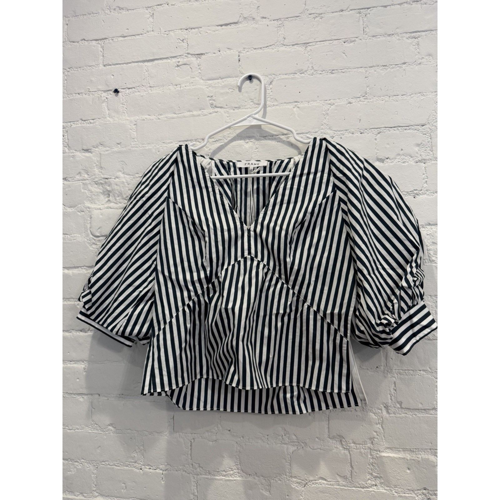 Frame Frame Denim Puff Sleeve VNeck Navy Striped Blouse Size S Size S / US 4 / IT 40 - 1 Thumbnail