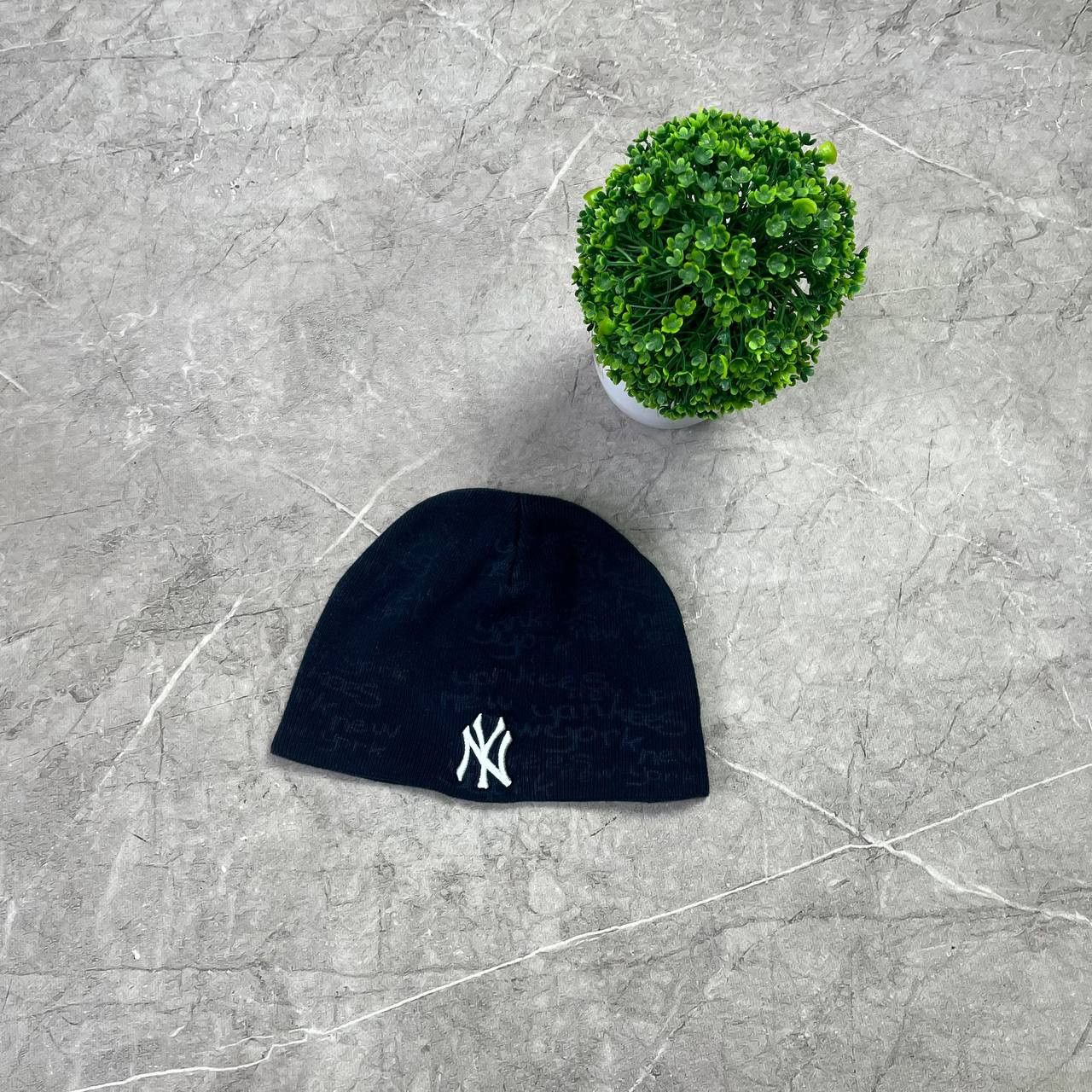 New Era Vintage 90s New York Yankes MLB Monogram Winter Hat Size ONE SIZE - 1 Thumbnail