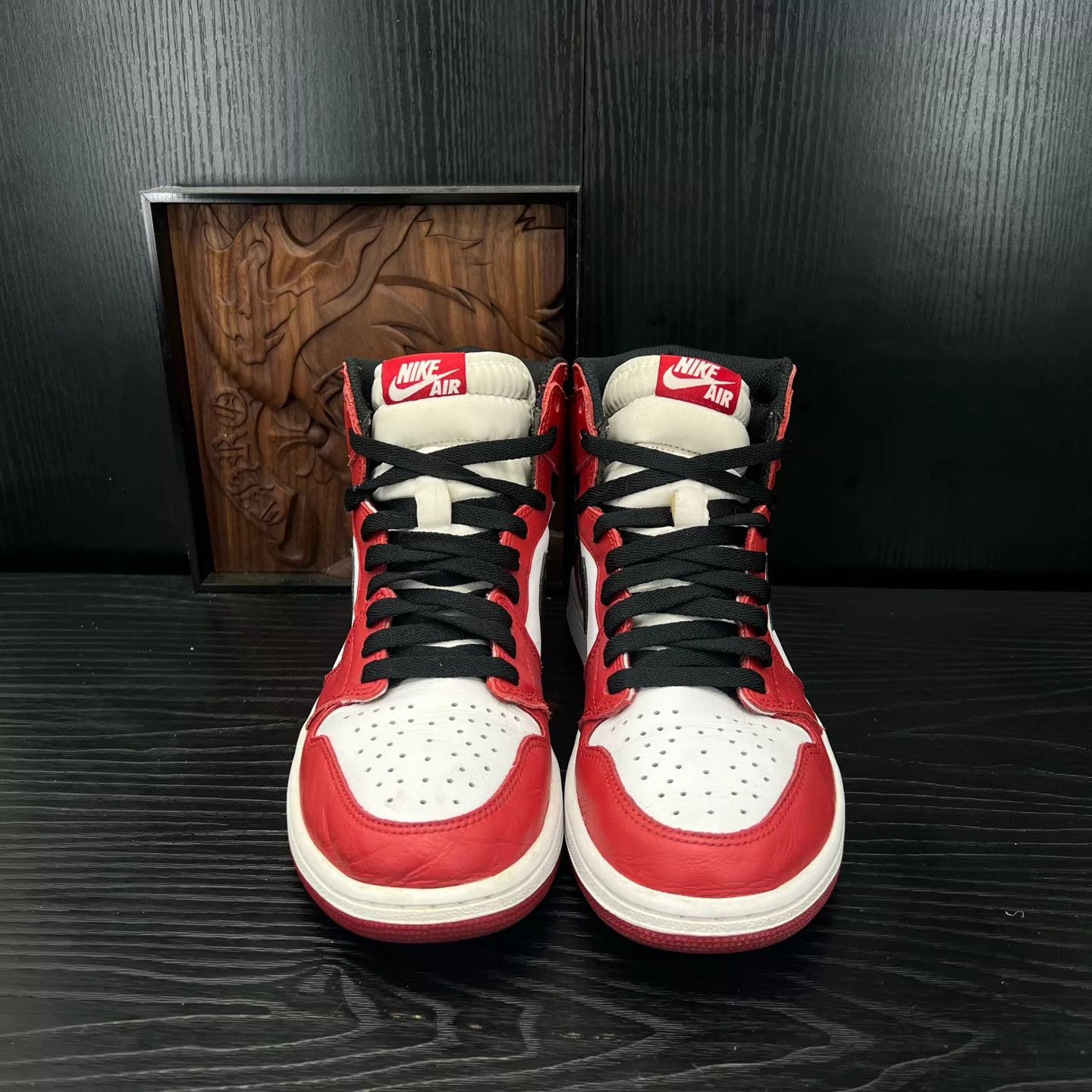 Nike AJ1 Chicago 2015 Size 42.5 Like New With Box Size US 9 / EU 42 - 4 Thumbnail