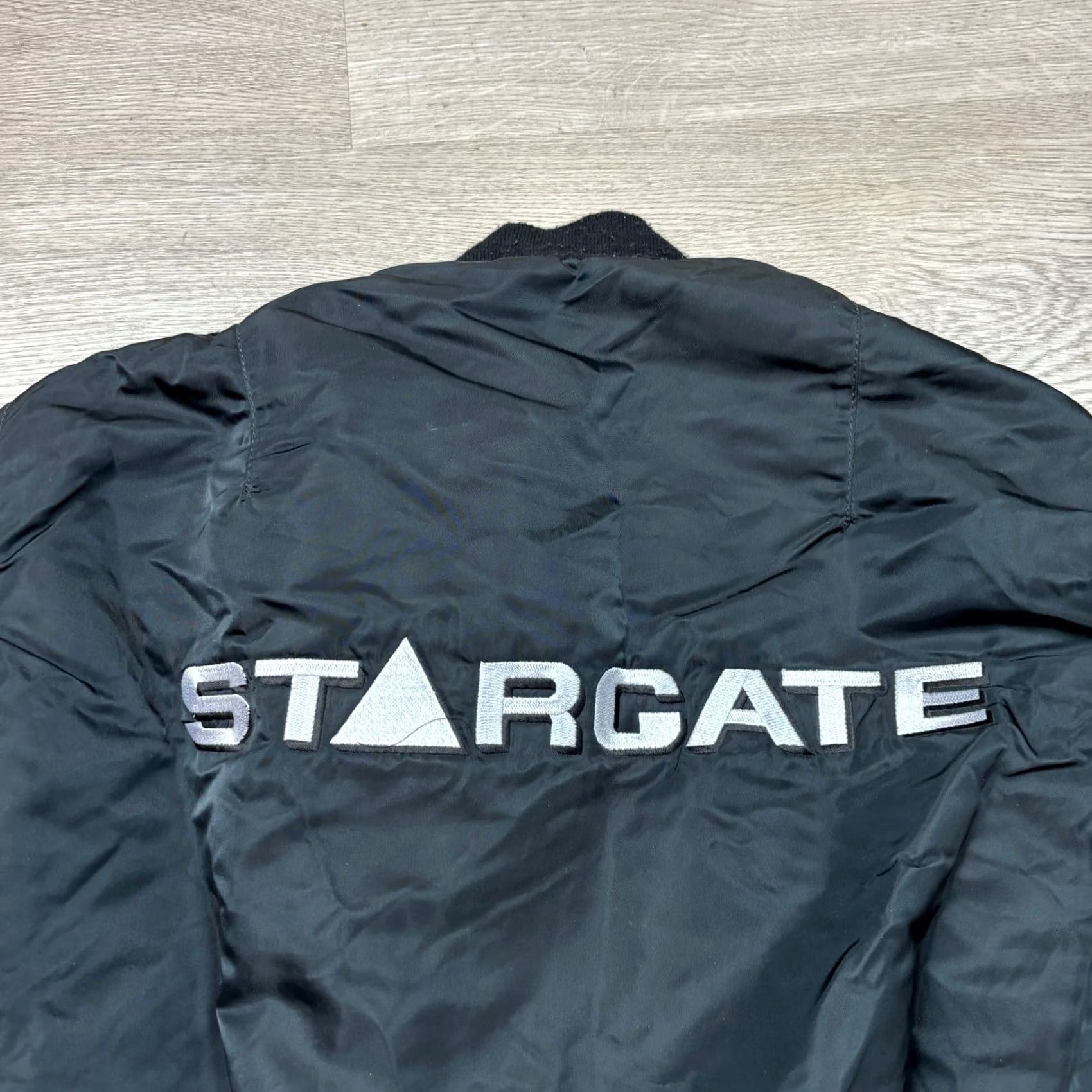 Alpha Industries VINTAGE Rare 1993 Stargate Film Cast and Crew Alpha Industries Bomber Jacket XL Mens Black Nylon Bomber Jacket XL Size US XL / EU 56 / 4 - 4 Thumbnail