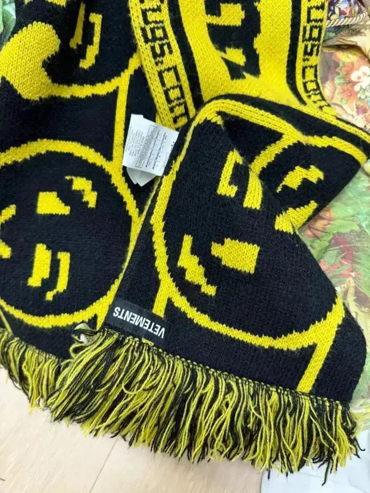 Reebok Vetements x Reebok Smile Face Scarf-2505 Size ONE SIZE - 4 Thumbnail