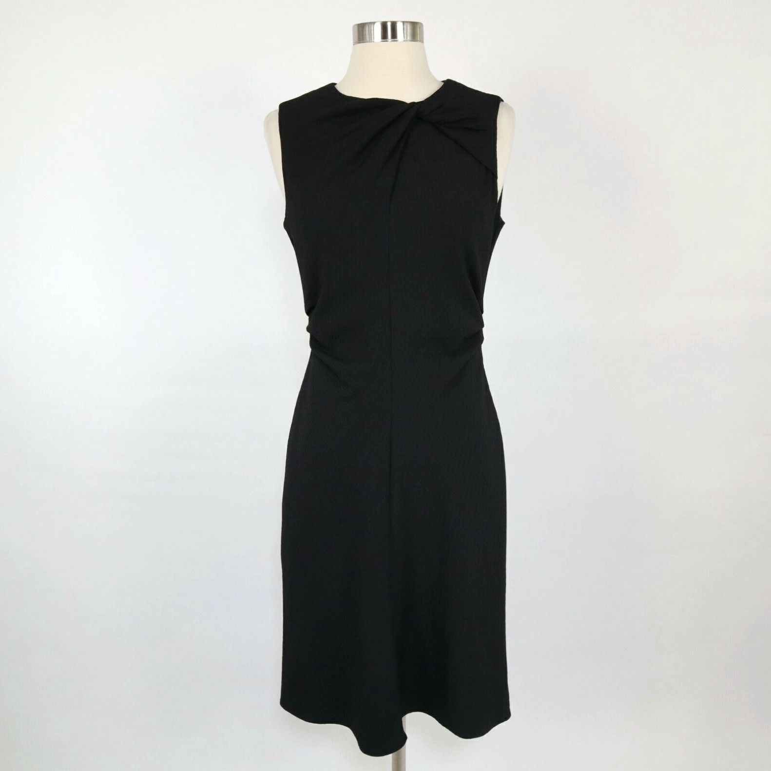 image of Vintage M.m.lafleur The Eleanor Dress A-Line 4 Sleeveless Black Fit Flare Ruched Crew in White, Wom