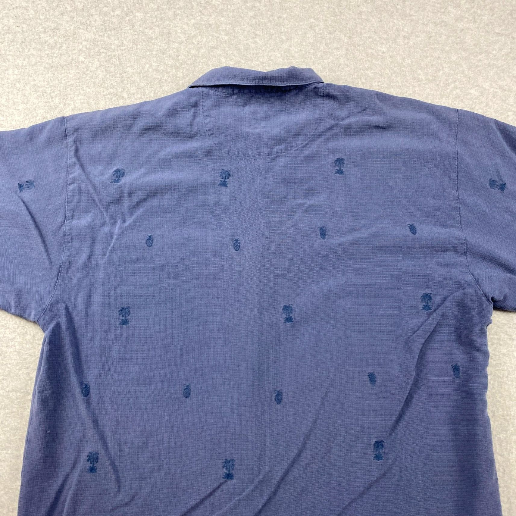 Tommy Bahama Tommy Bahama Hawaiian Shirt Mens XL Blue Silk Embroidered Pineapple Palms Pocket Button-Up Casual Hawaiian Size US XL / EU 56 / 4 - 7 Thumbnail
