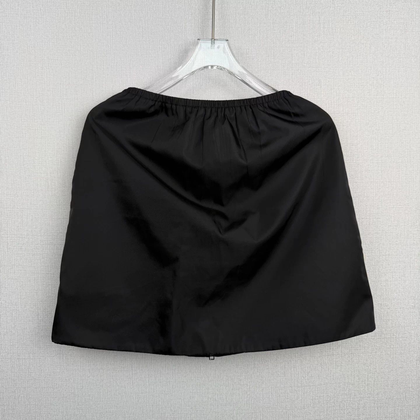 Prada Prada Nylon Triangle Label Mini Skirt Size 26" / US 2 / IT 38 - 2 Thumbnail
