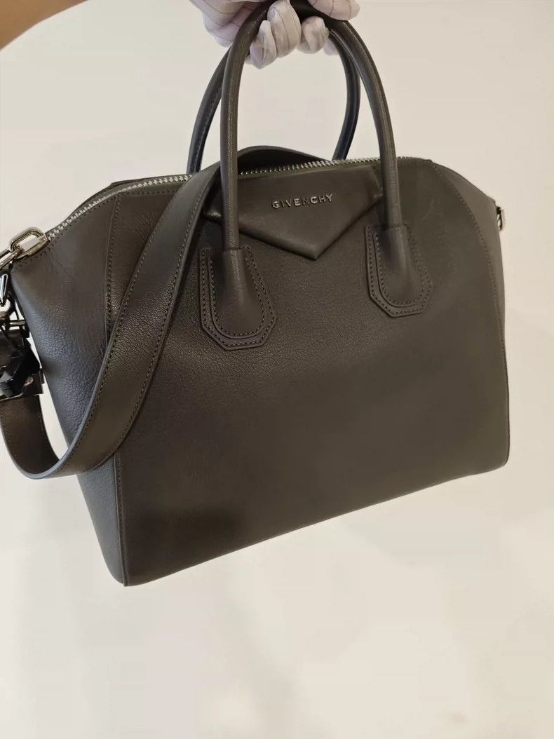 Givenchy Givenchy Antigona Medium Size Cowhide Triangular Logo Deco Size ONE SIZE - 1 Thumbnail