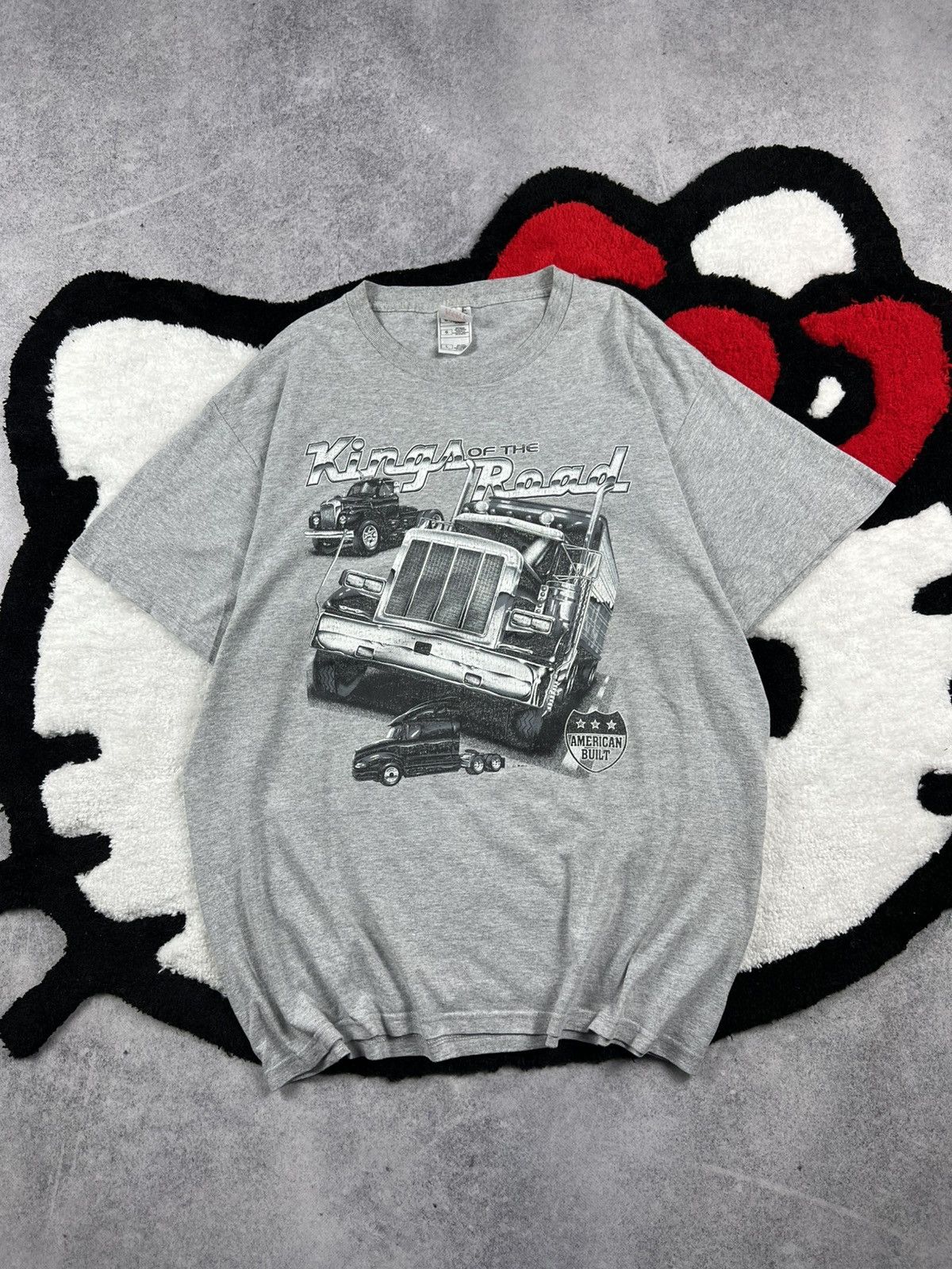 Vintage Vintage King Of The Road Truck USA 00s Faded Y2K Tee Shirt Size US L / EU 52-54 / 3 - 1 Thumbnail