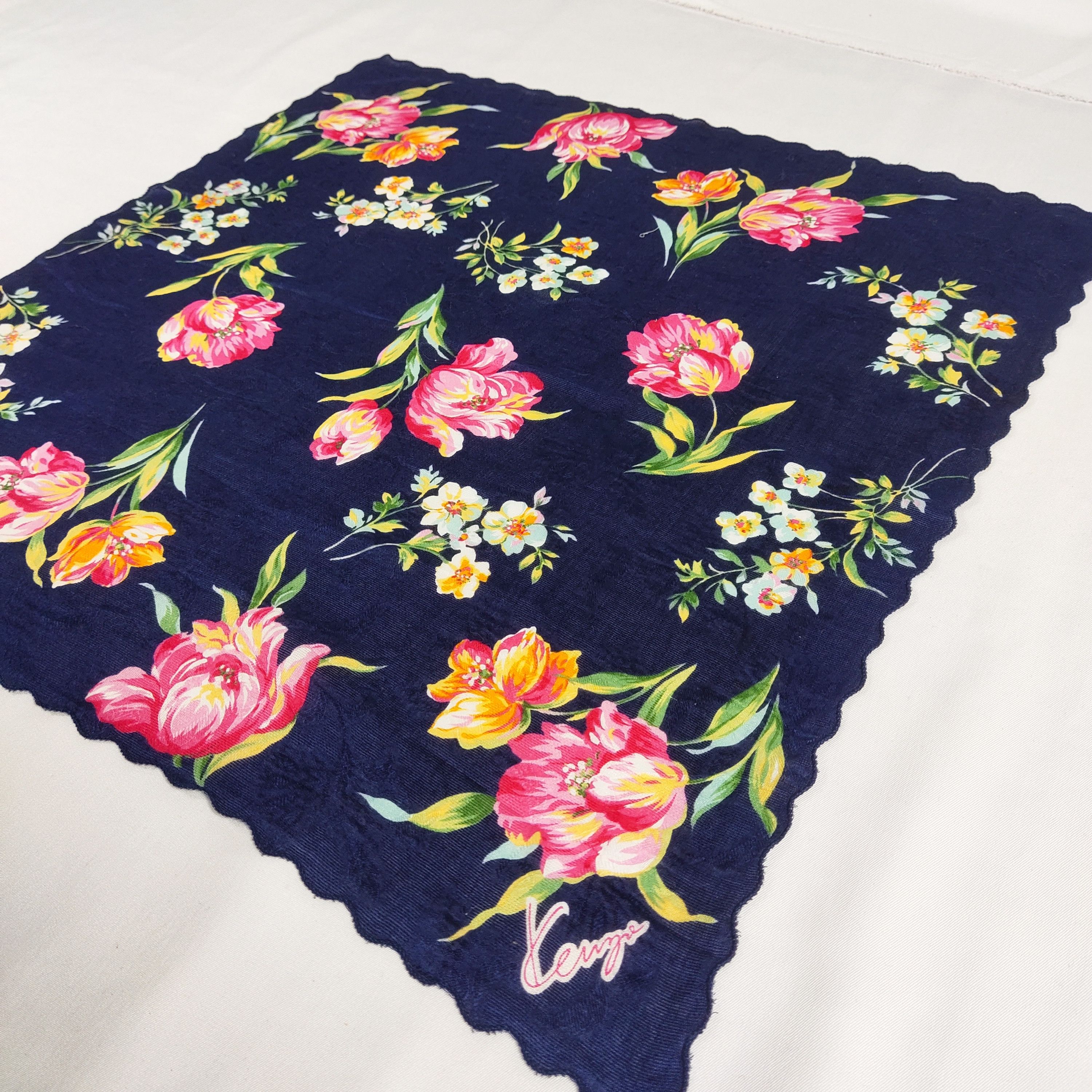 Kenzo × Vintage Kenzo Handkerchief /Neckerchief / Bandana FZ099 Size ONE SIZE - 4 Thumbnail