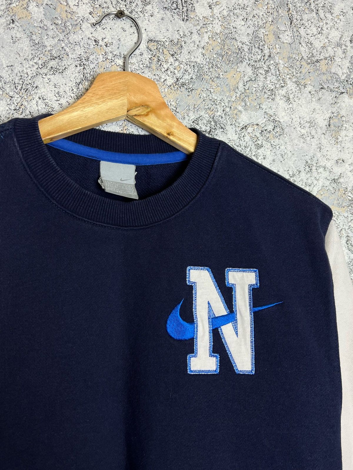 Nike × Vintage Nike Y2K Vintage Sweatshirt Crewneck Swoosh Size M Size US M / EU 48-50 / 2 - 2 Thumbnail