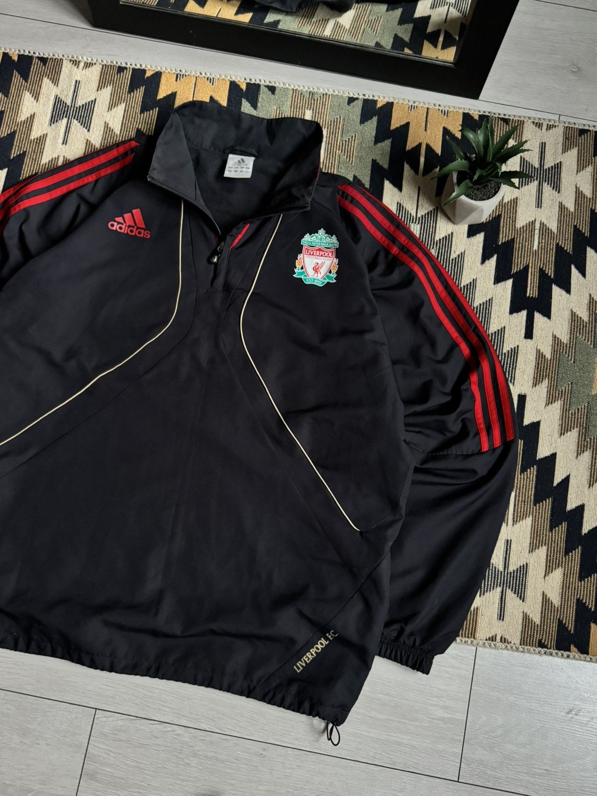 Adidas Vintage Adidas Liverpool 09/10 Carlsberg Nylon Jacket Size US L / EU 52-54 / 3 - 4 Thumbnail
