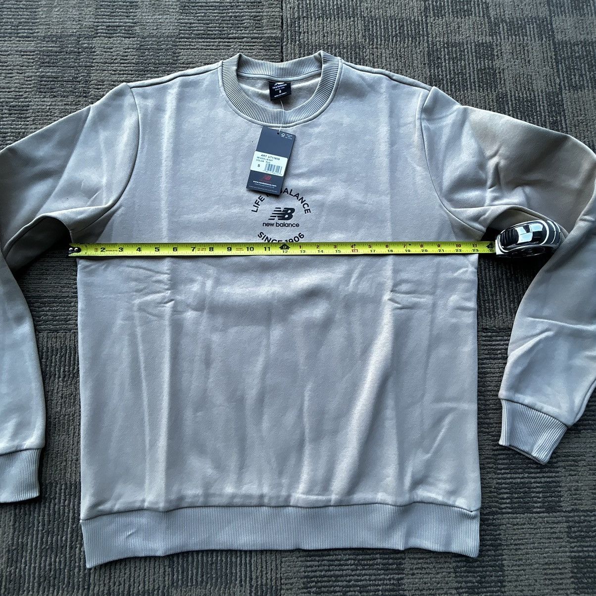 New Balance New Balance “Life In Balance” Mauve Spell-Out Sweatshirt Size US S / EU 44-46 / 1 - 5 Thumbnail