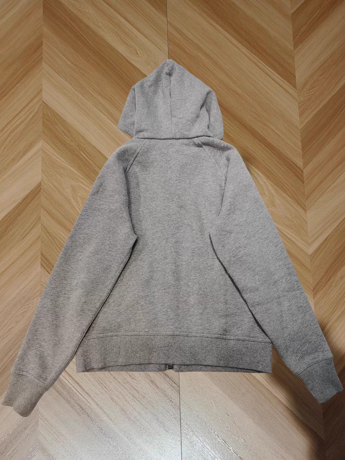Burberry Burberry like new zip jacket M unisex Size M / US 6-8 / IT 42-44 - 2 Thumbnail