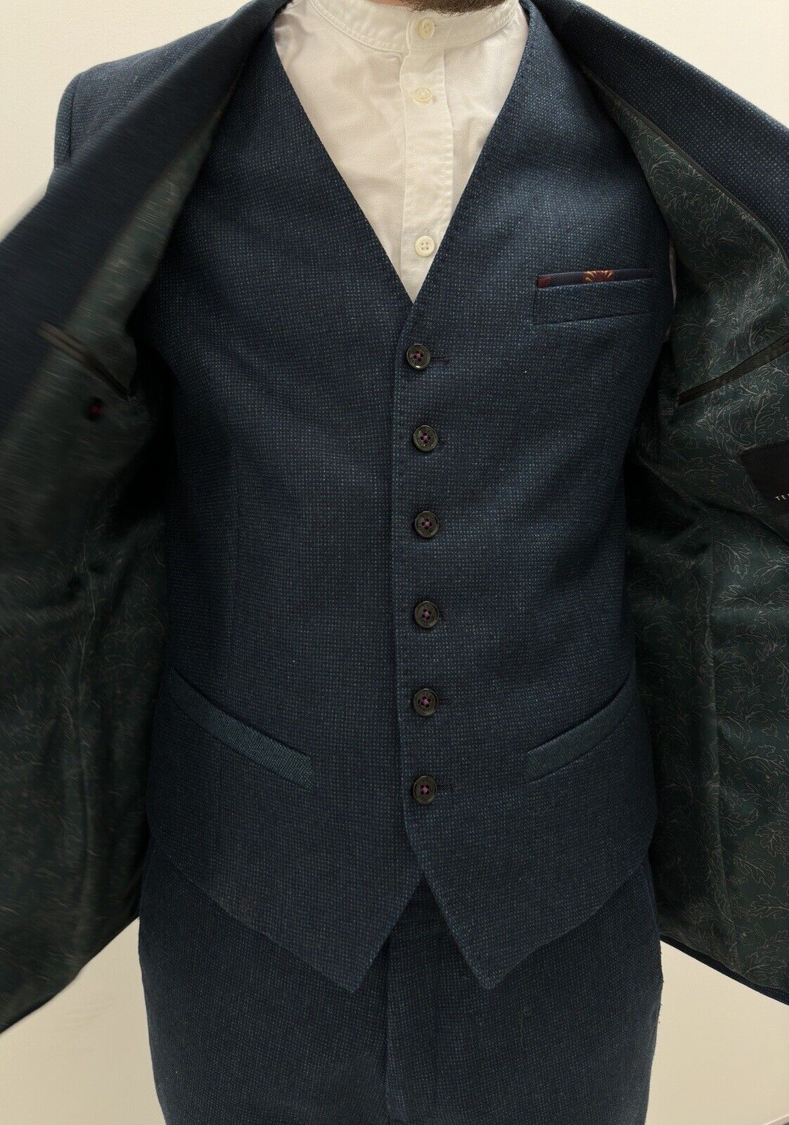 Ted Baker Ted Baker Men's 3 Piece Wool Suit Size 4 Size 40R - 8 Thumbnail